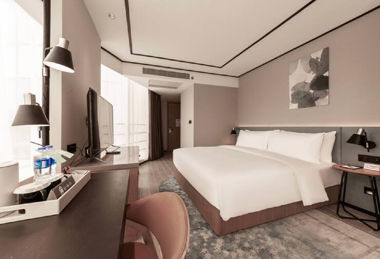 Double Deluxe King Bed