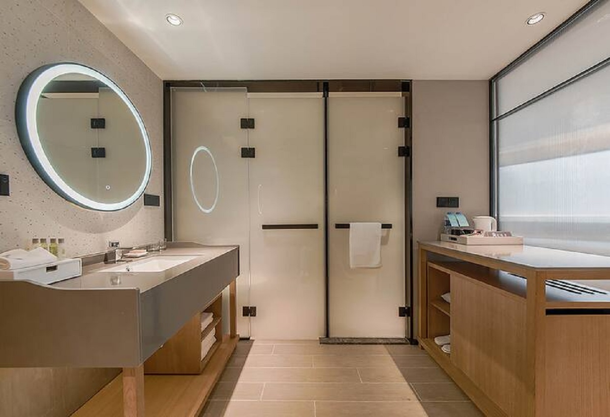 Double Deluxe King Bed