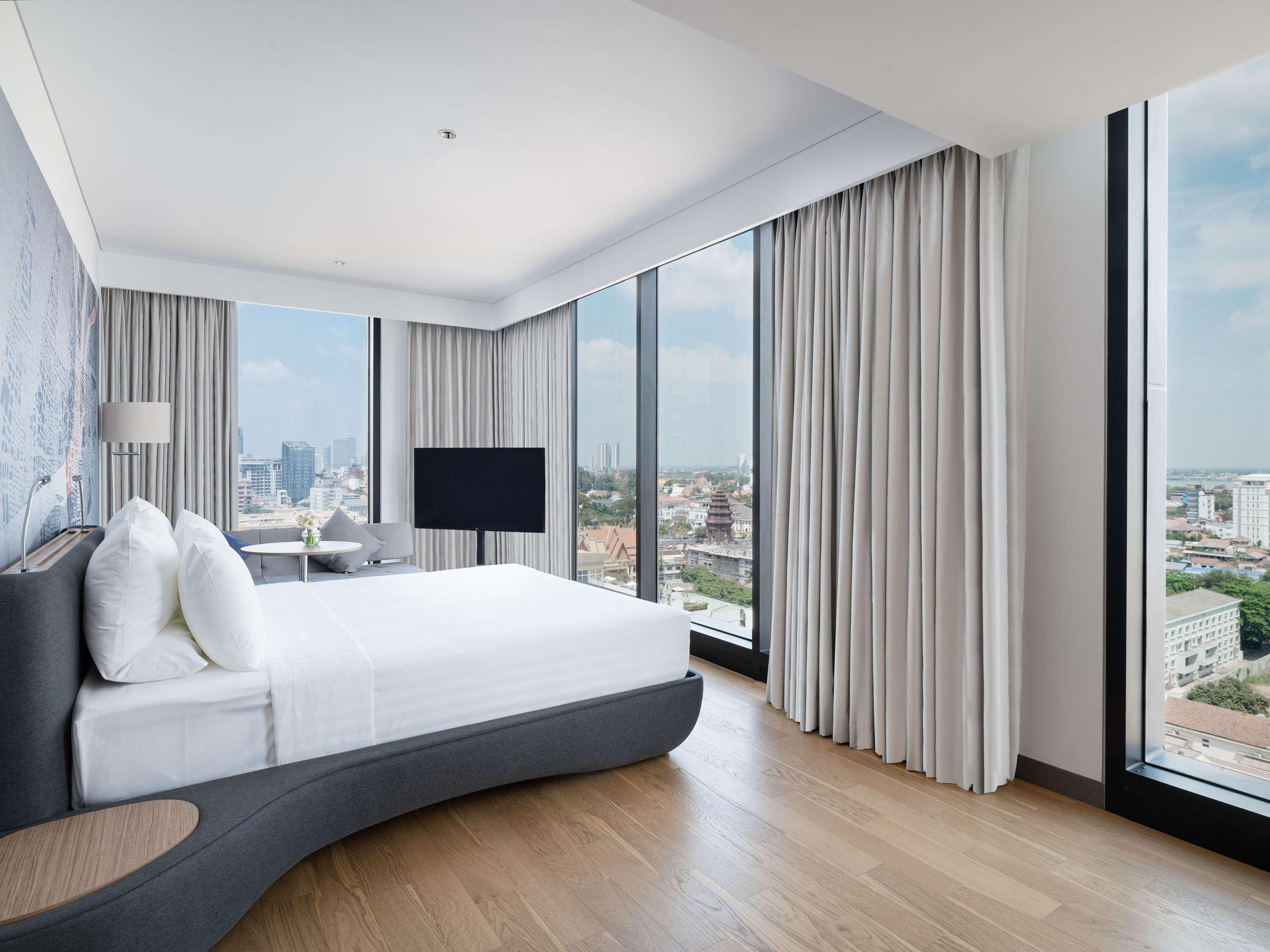 Double Deluxe King Bed