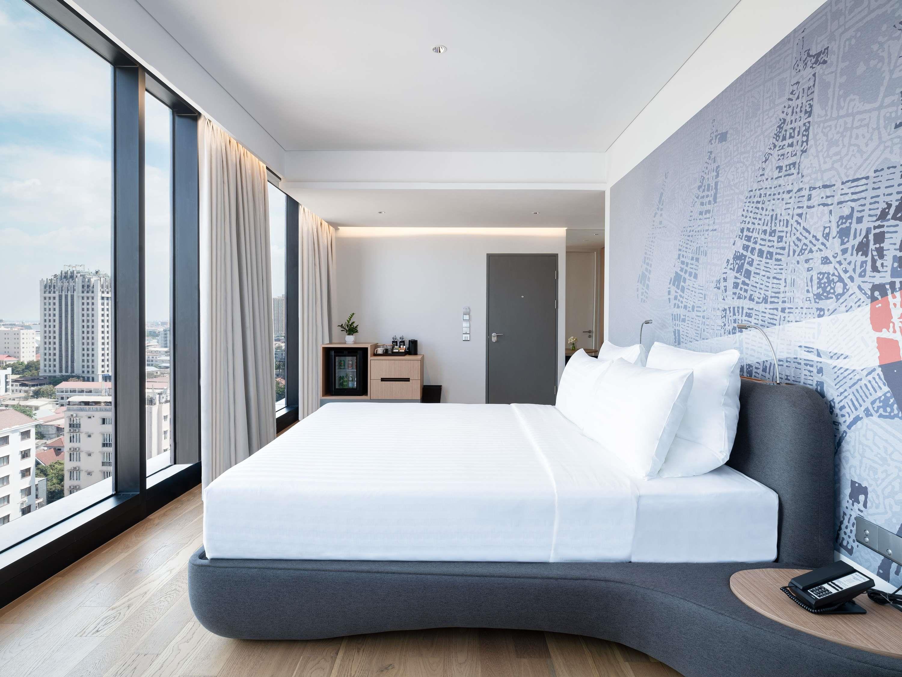 Double Deluxe King Bed