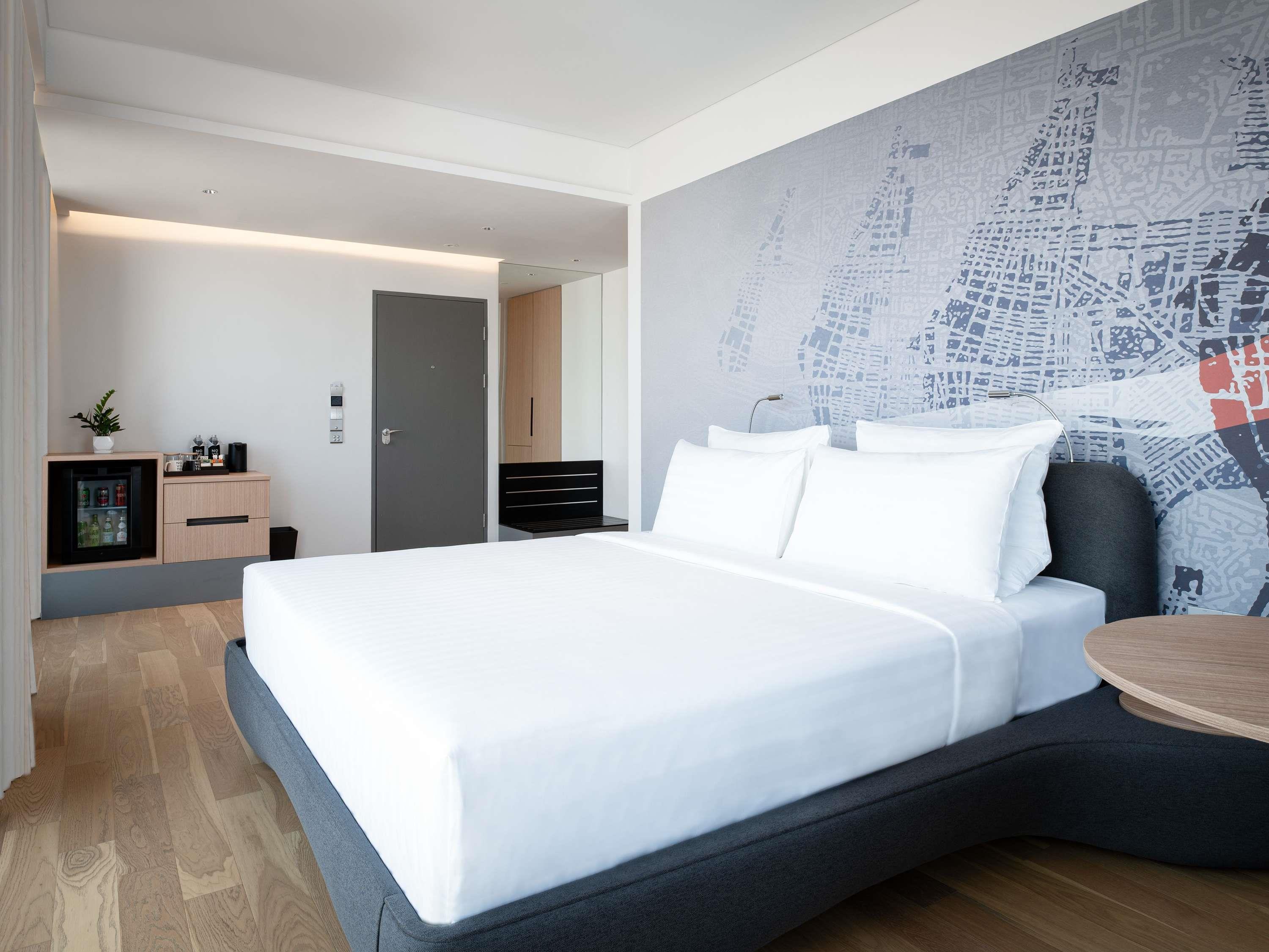 Double Deluxe King Bed