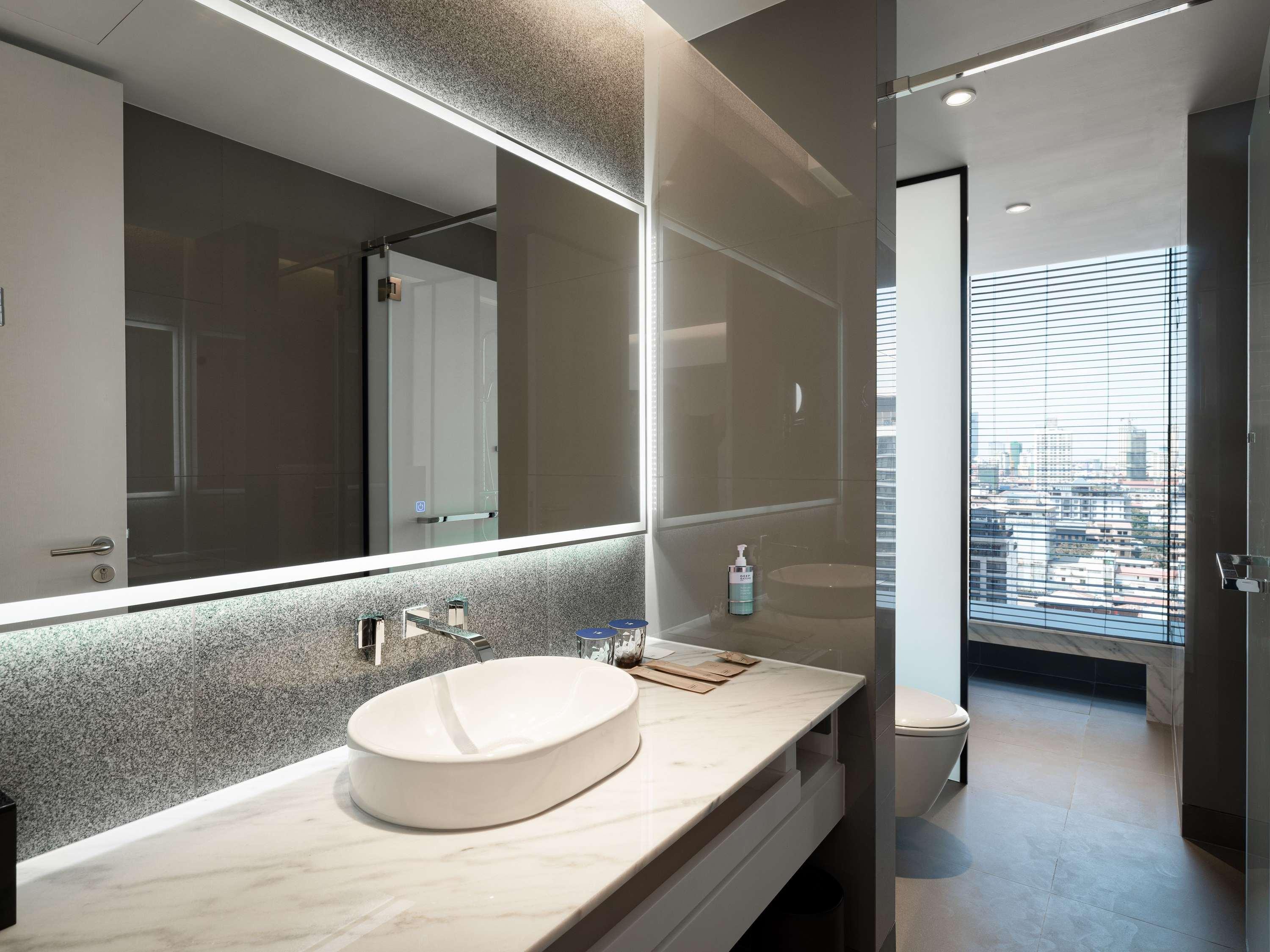 Double Deluxe King Bed