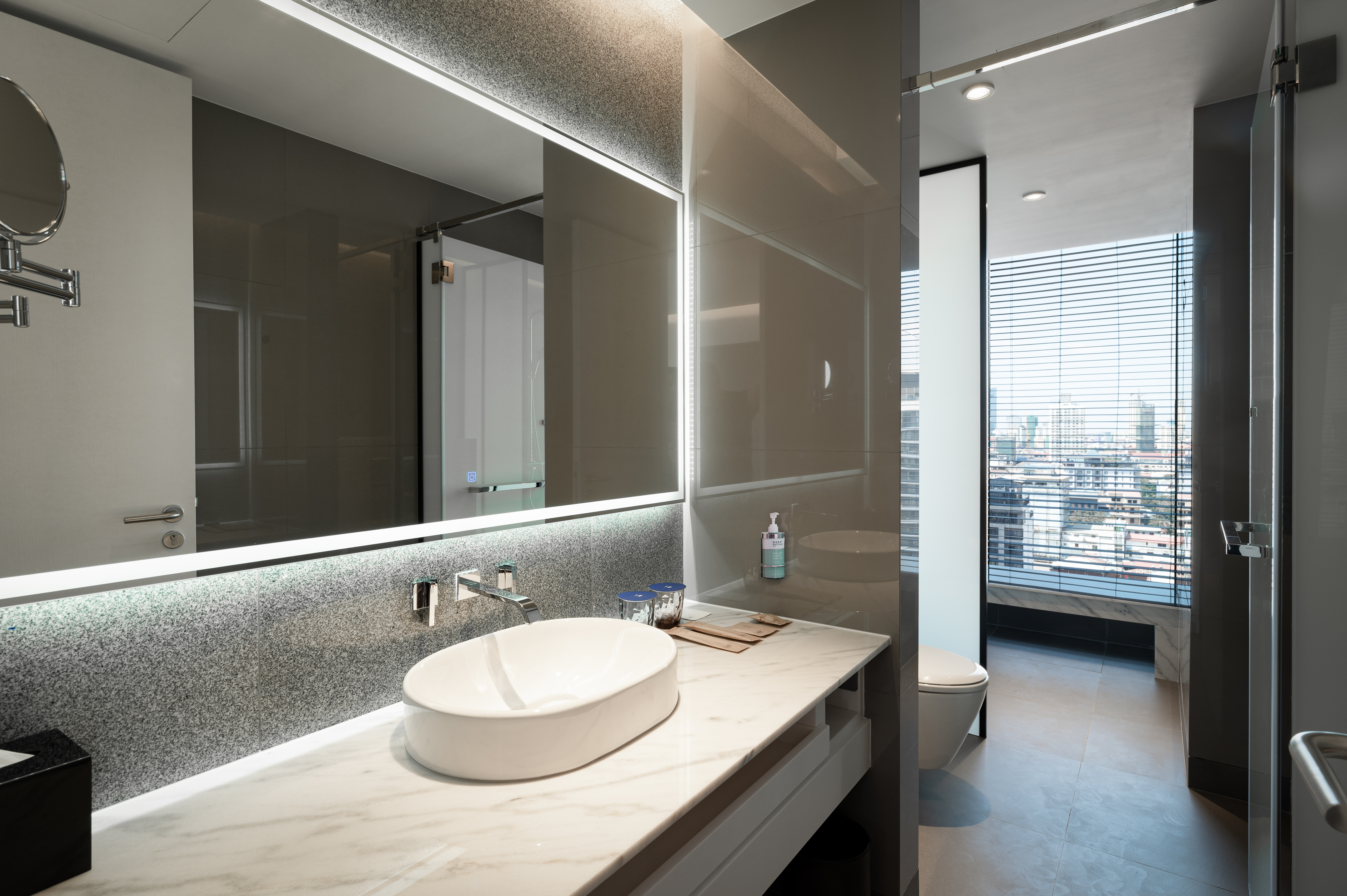 Double Deluxe King Bed