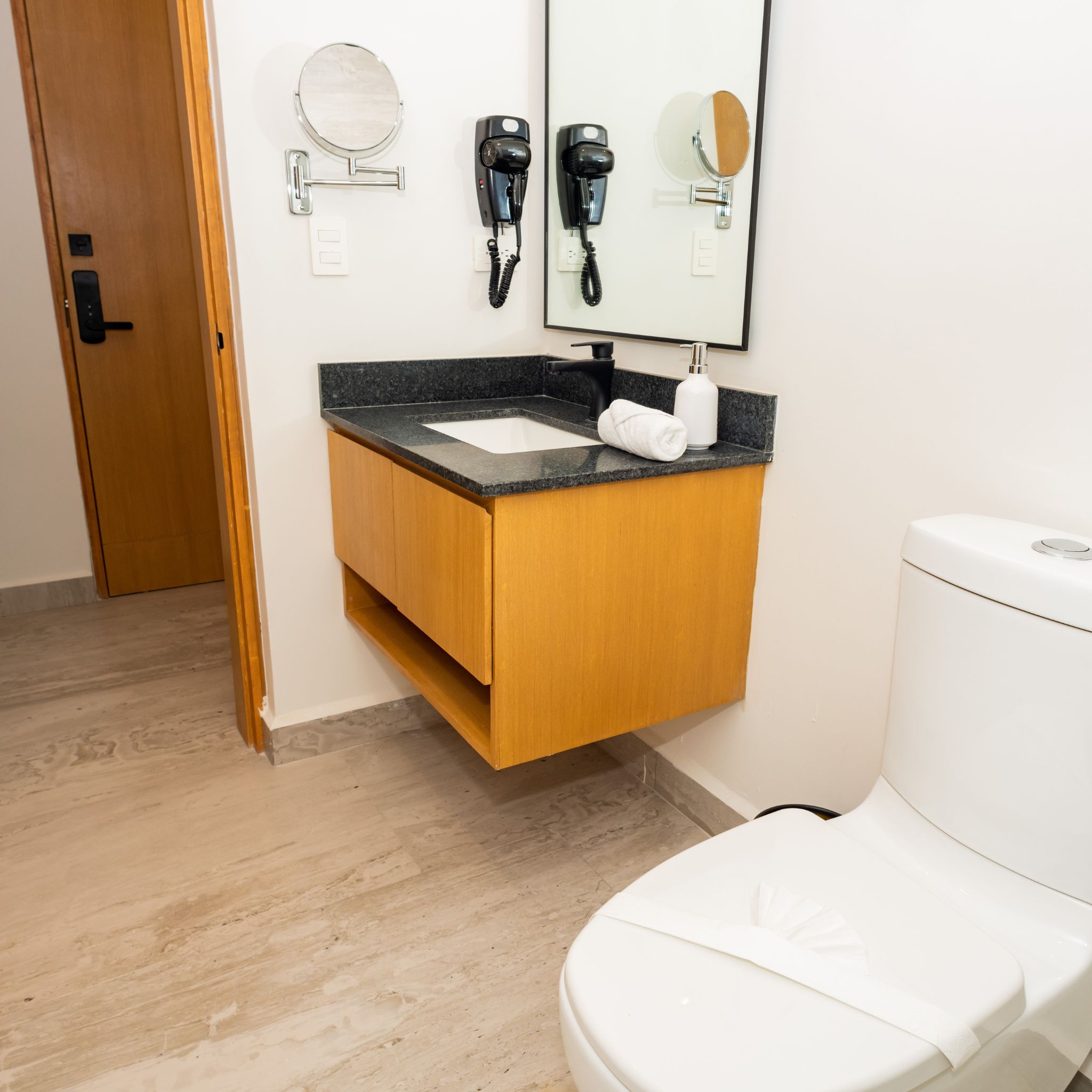 Apartment One Bedroom One Bathroom