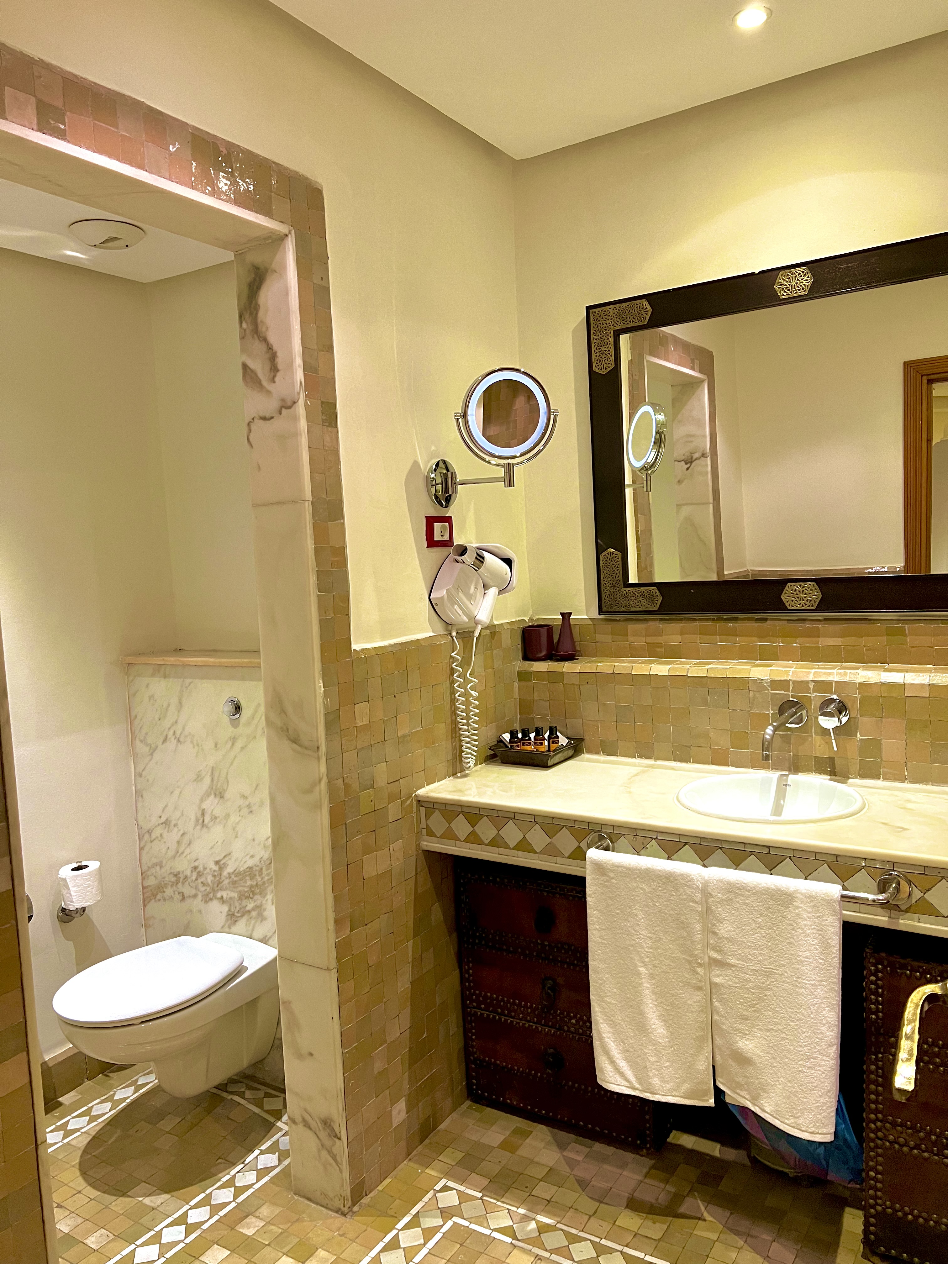 Suite Deluxe Queen Bed