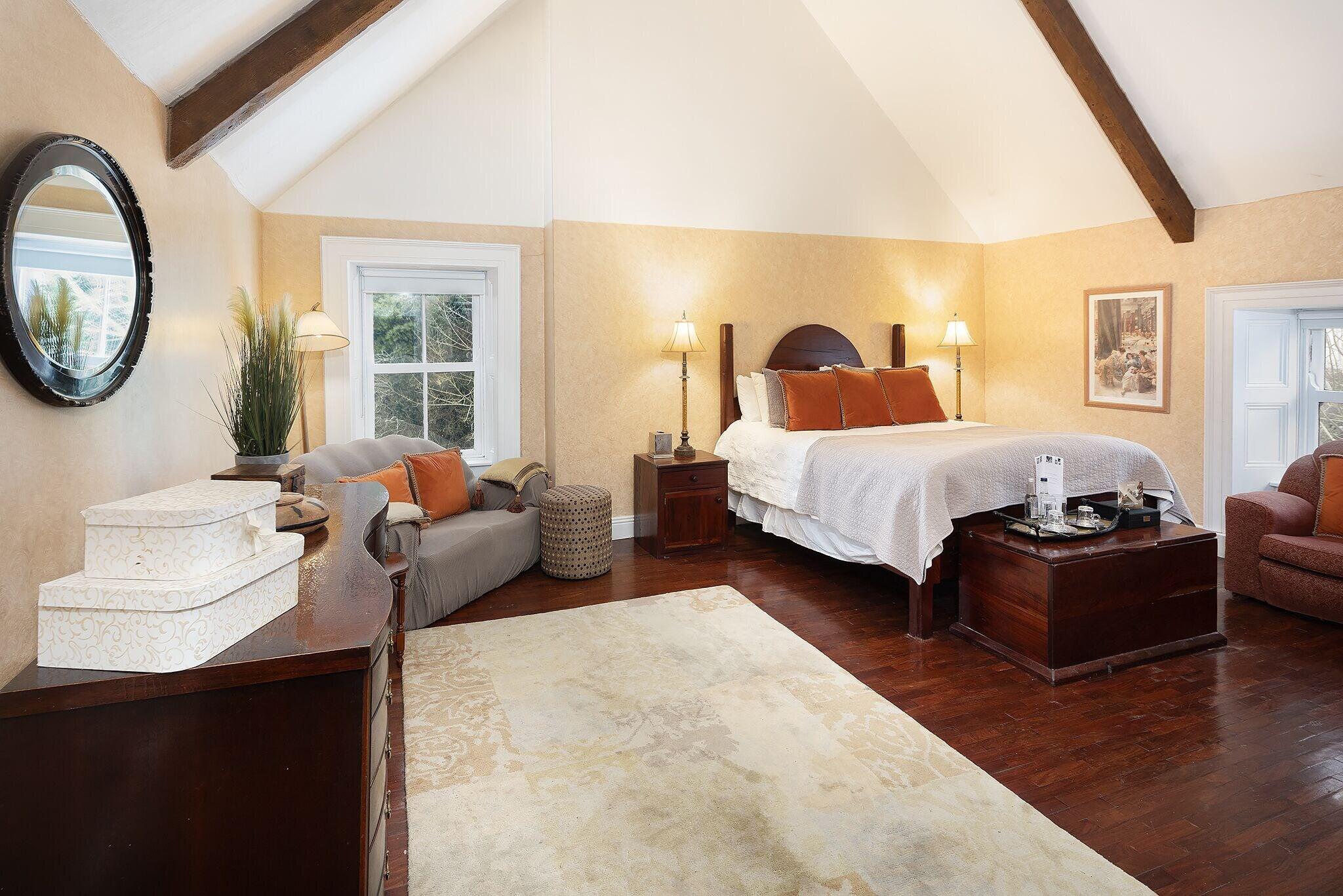 Double Queen Size Bed