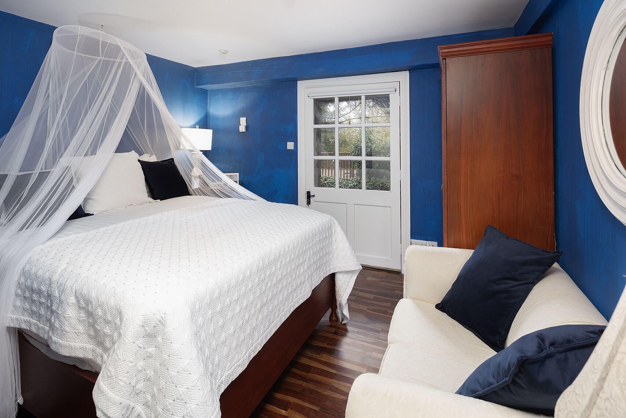 Double Queen Size Bed