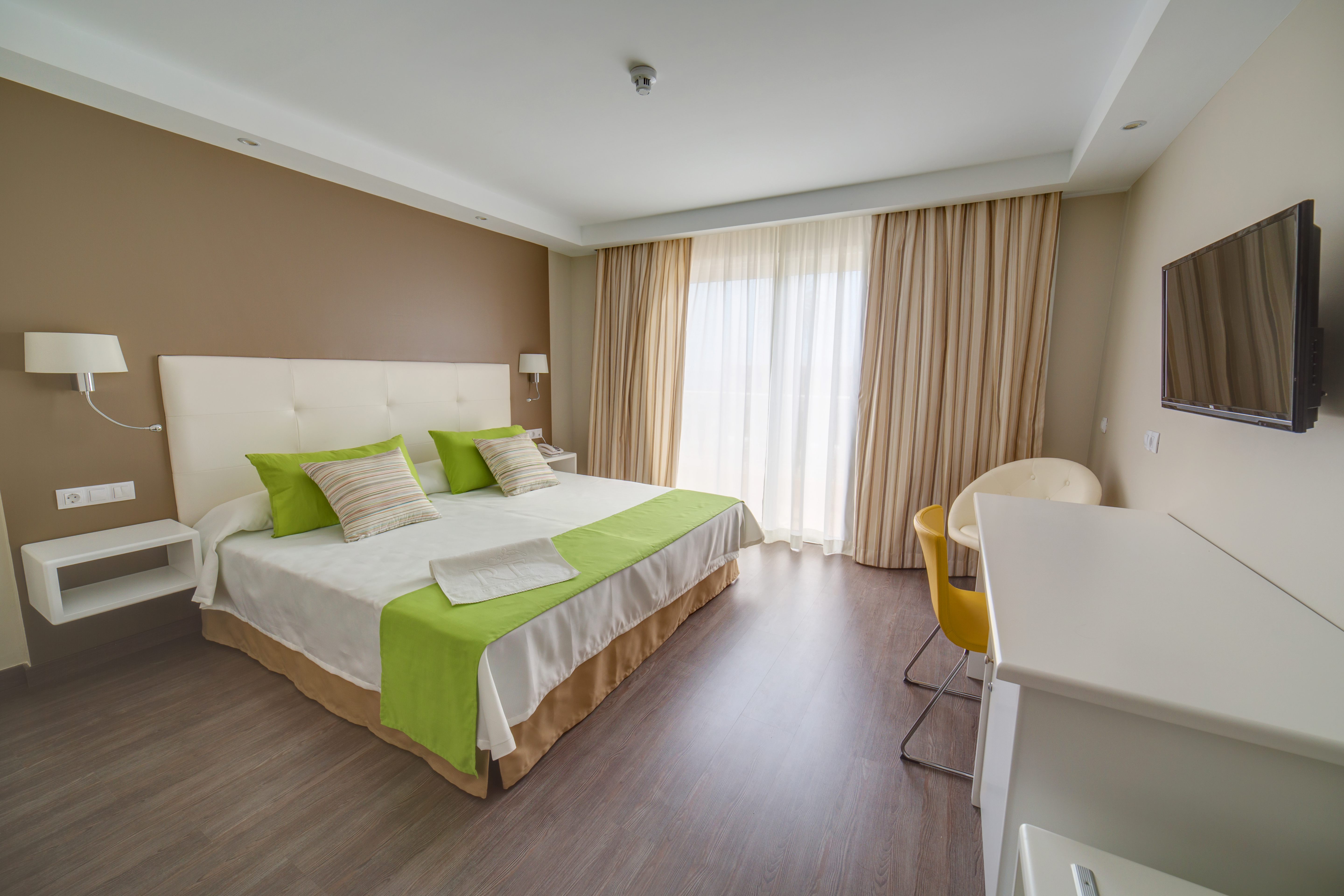 Double Single Pool View