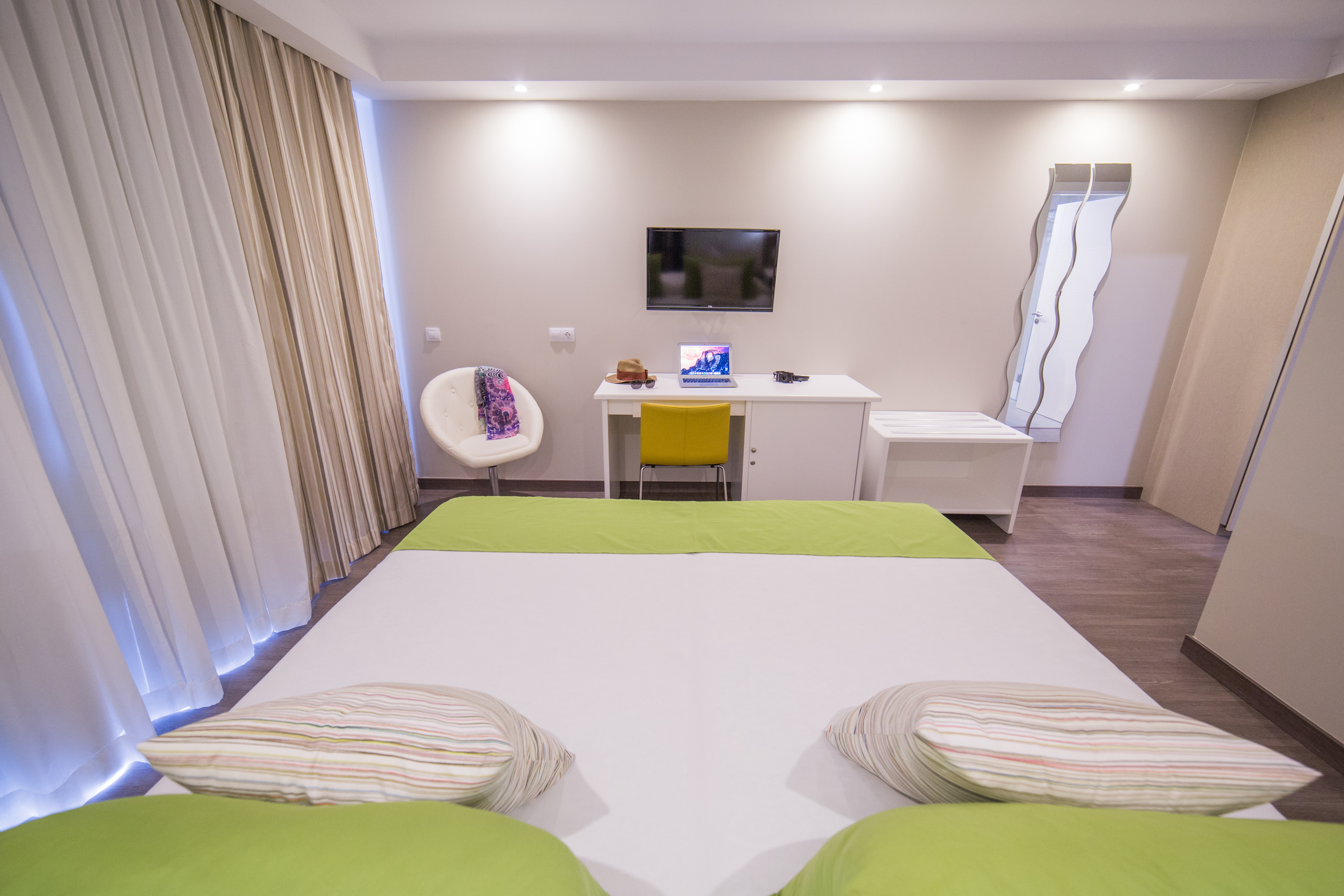 Double Single Pool View