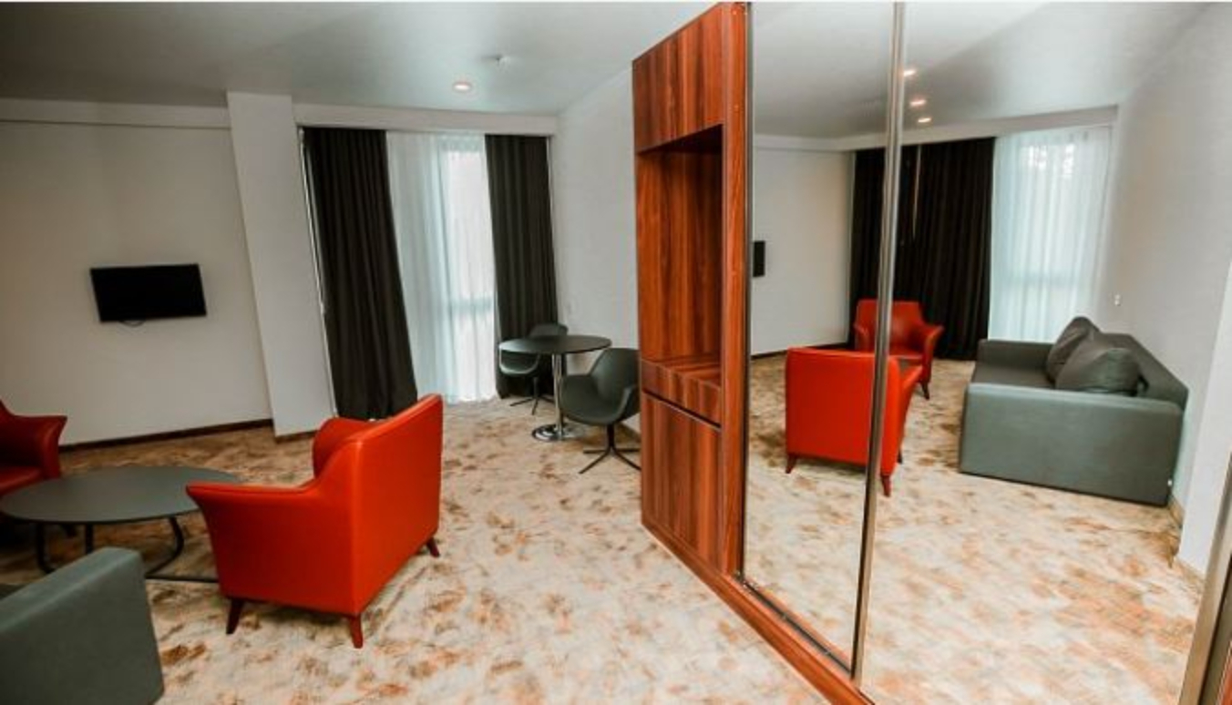 Family Room Capacity 4