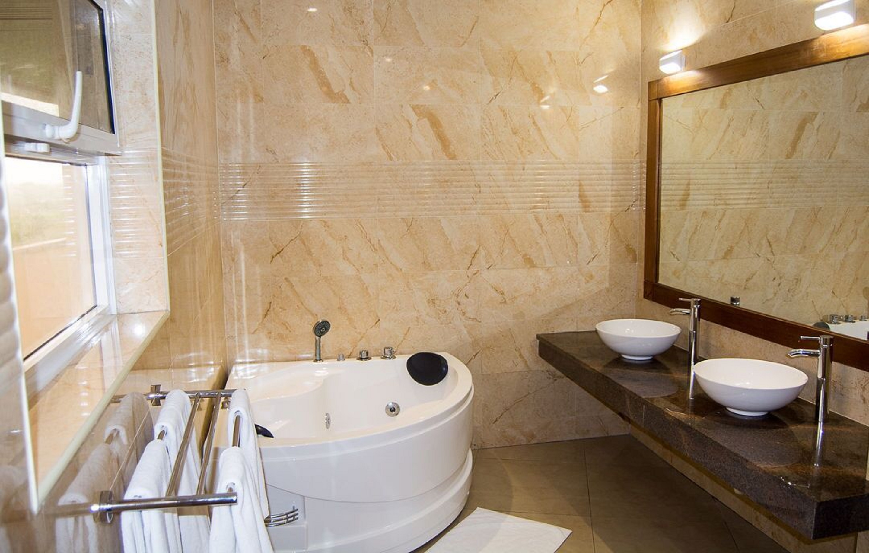 Apartment Three Bedrooms One Bathroom