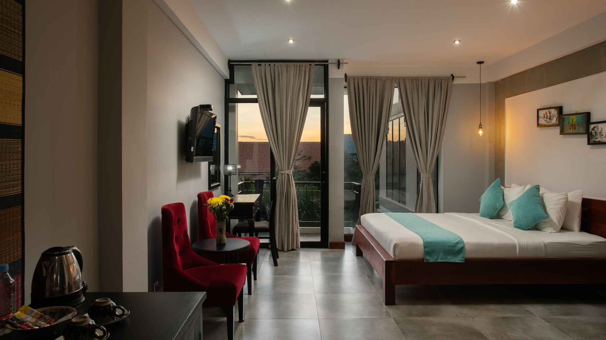 Double Deluxe Pool View