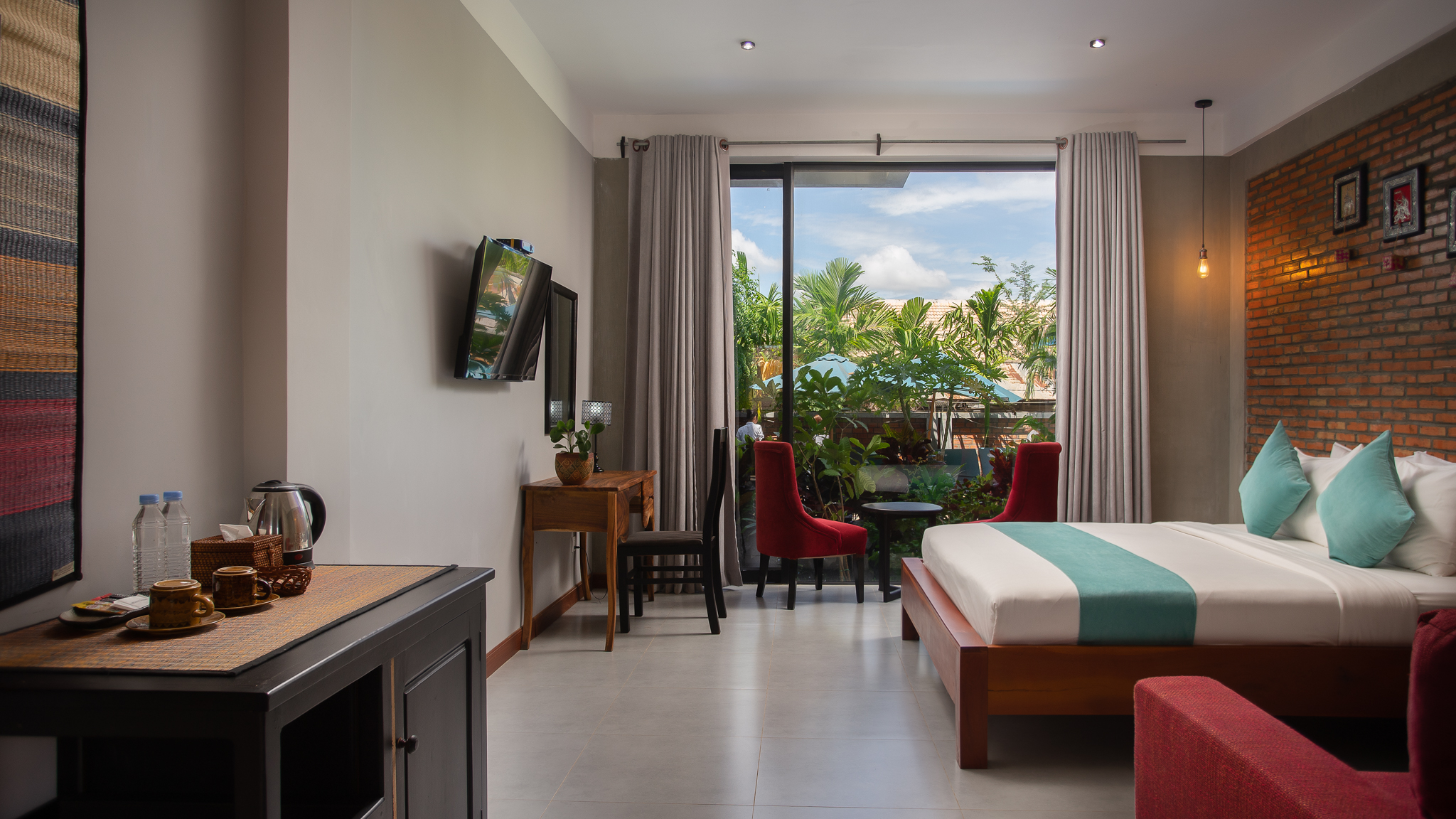 Double Deluxe Pool View