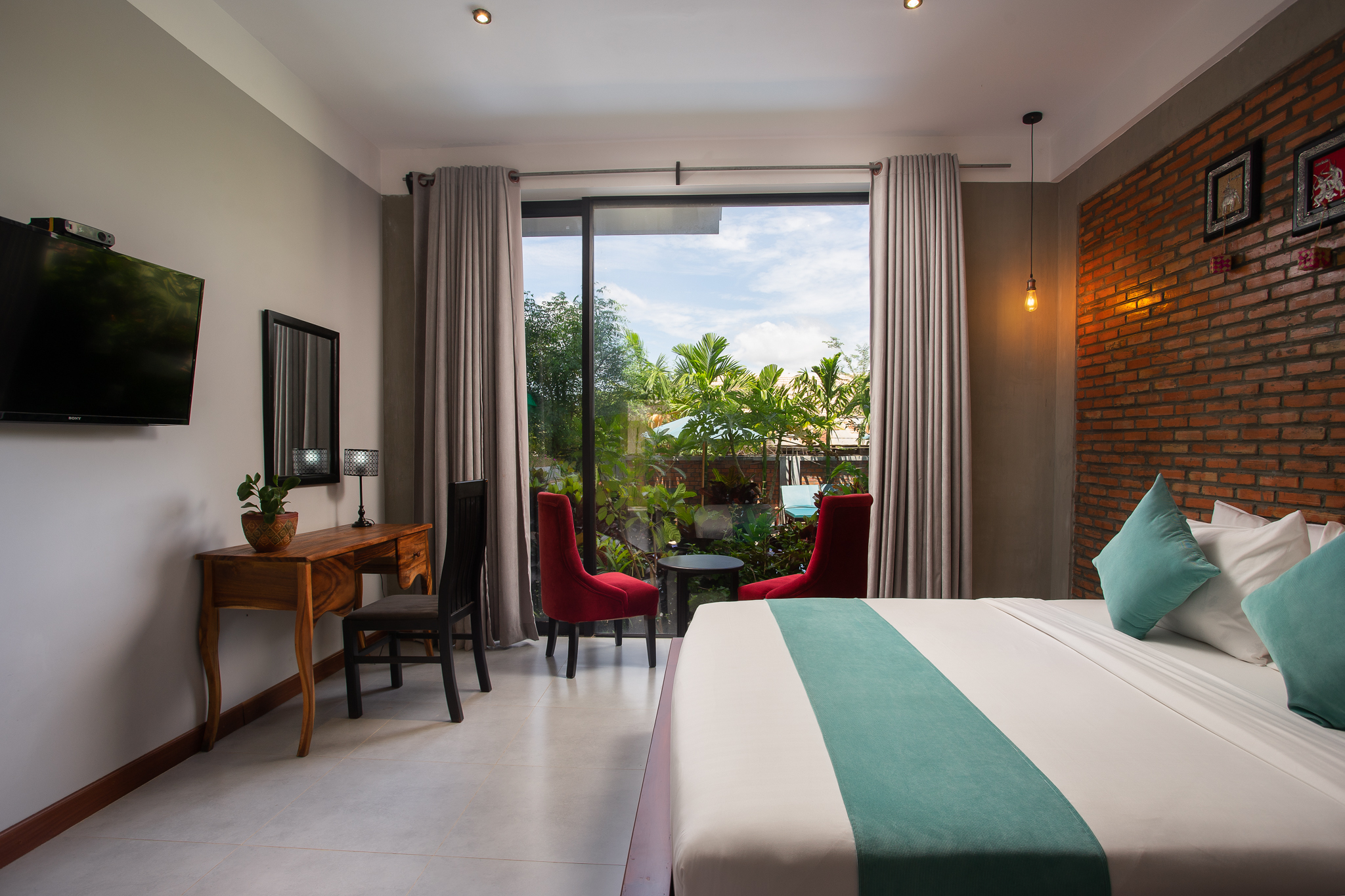 Double Deluxe Pool View