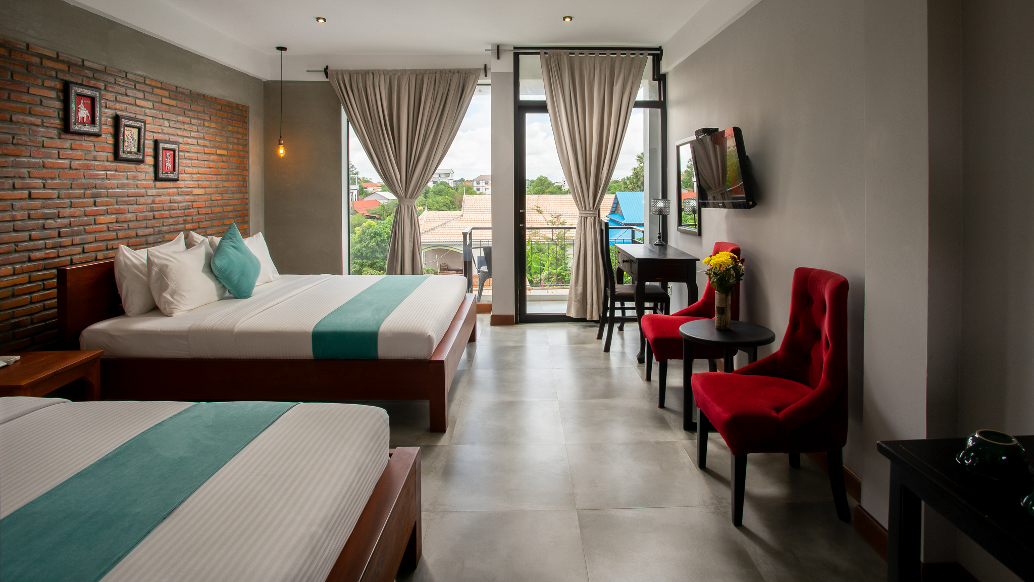 Triple Deluxe with Balcony