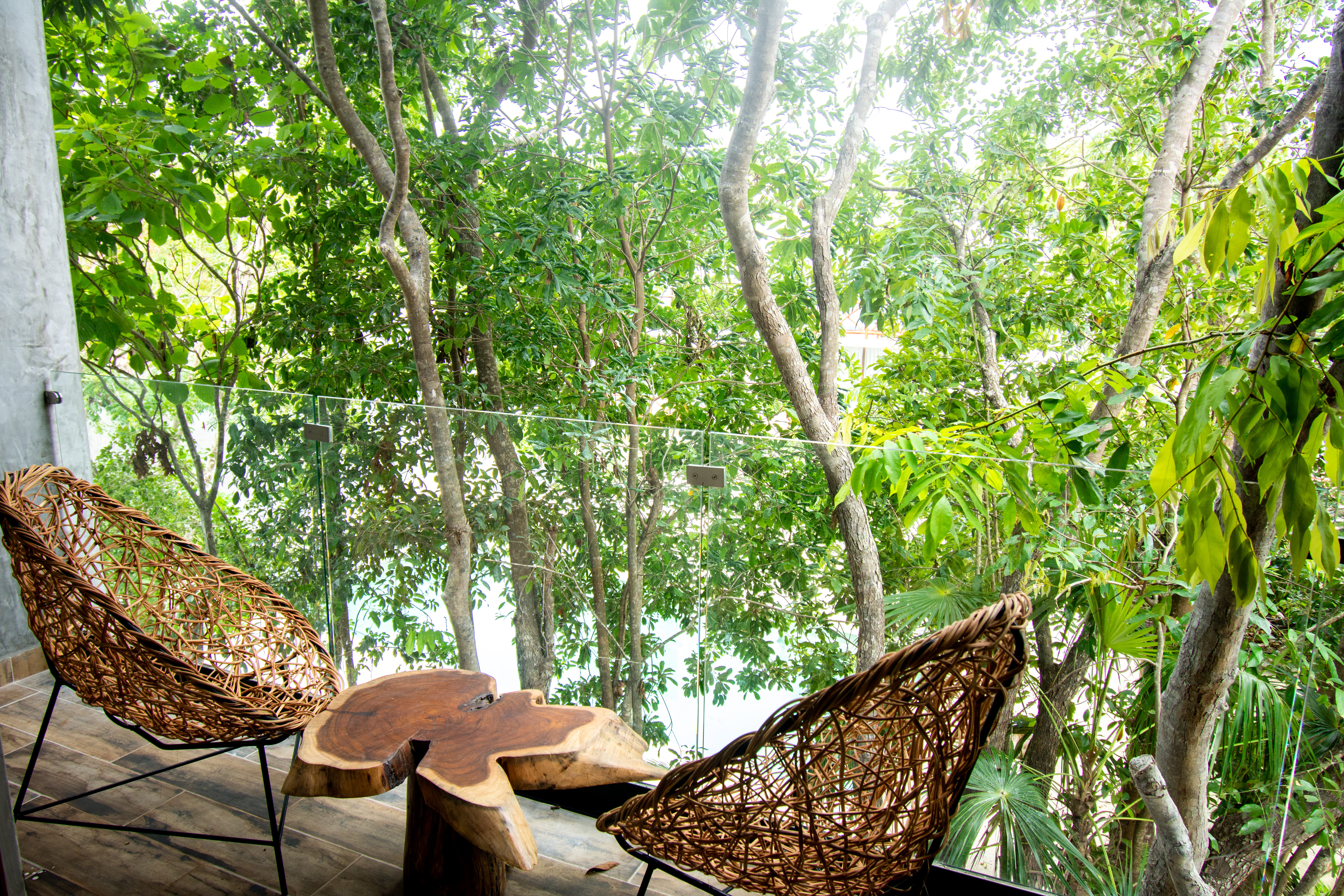 Quadruple Superior Pool View