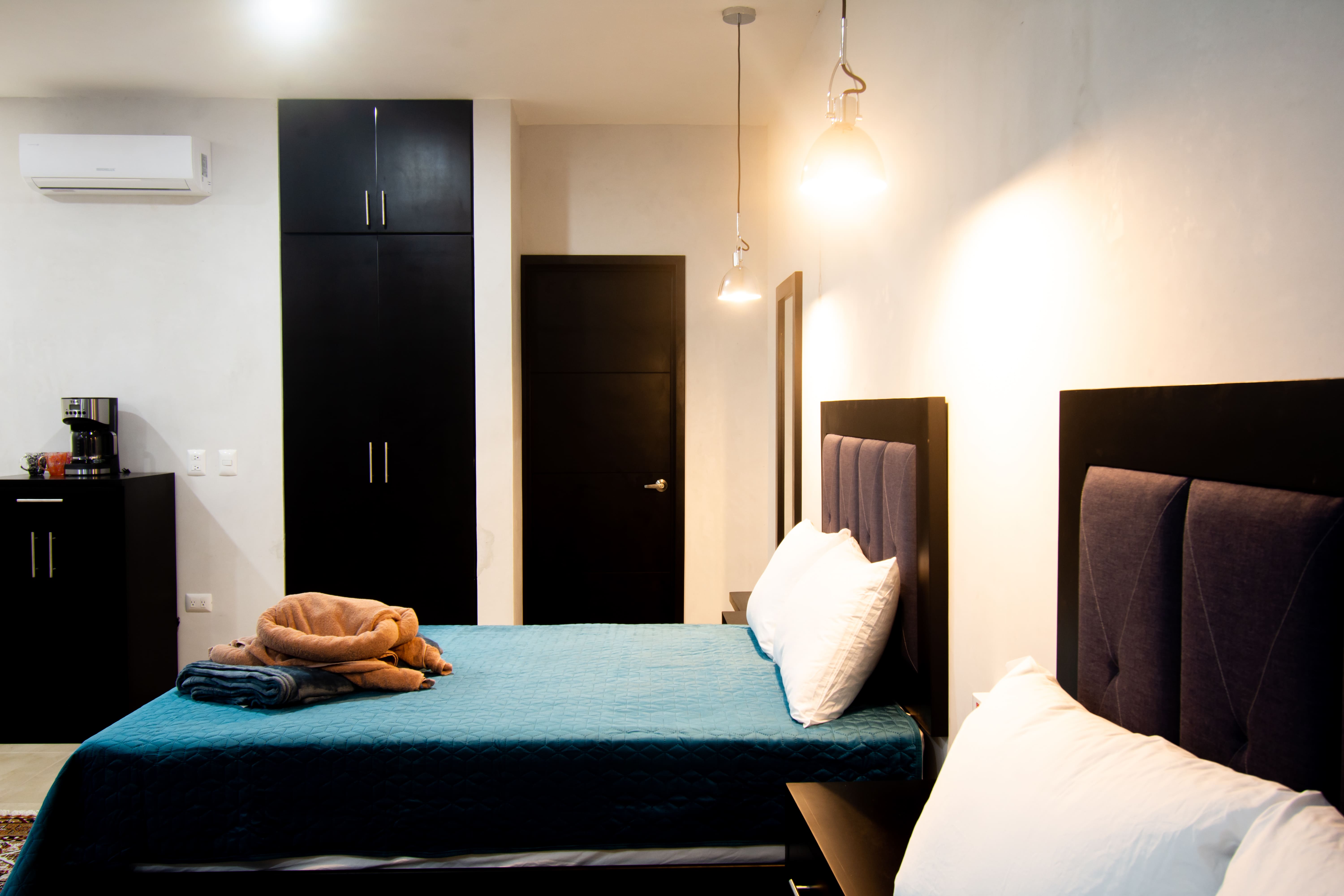 Quadruple Superior Pool View