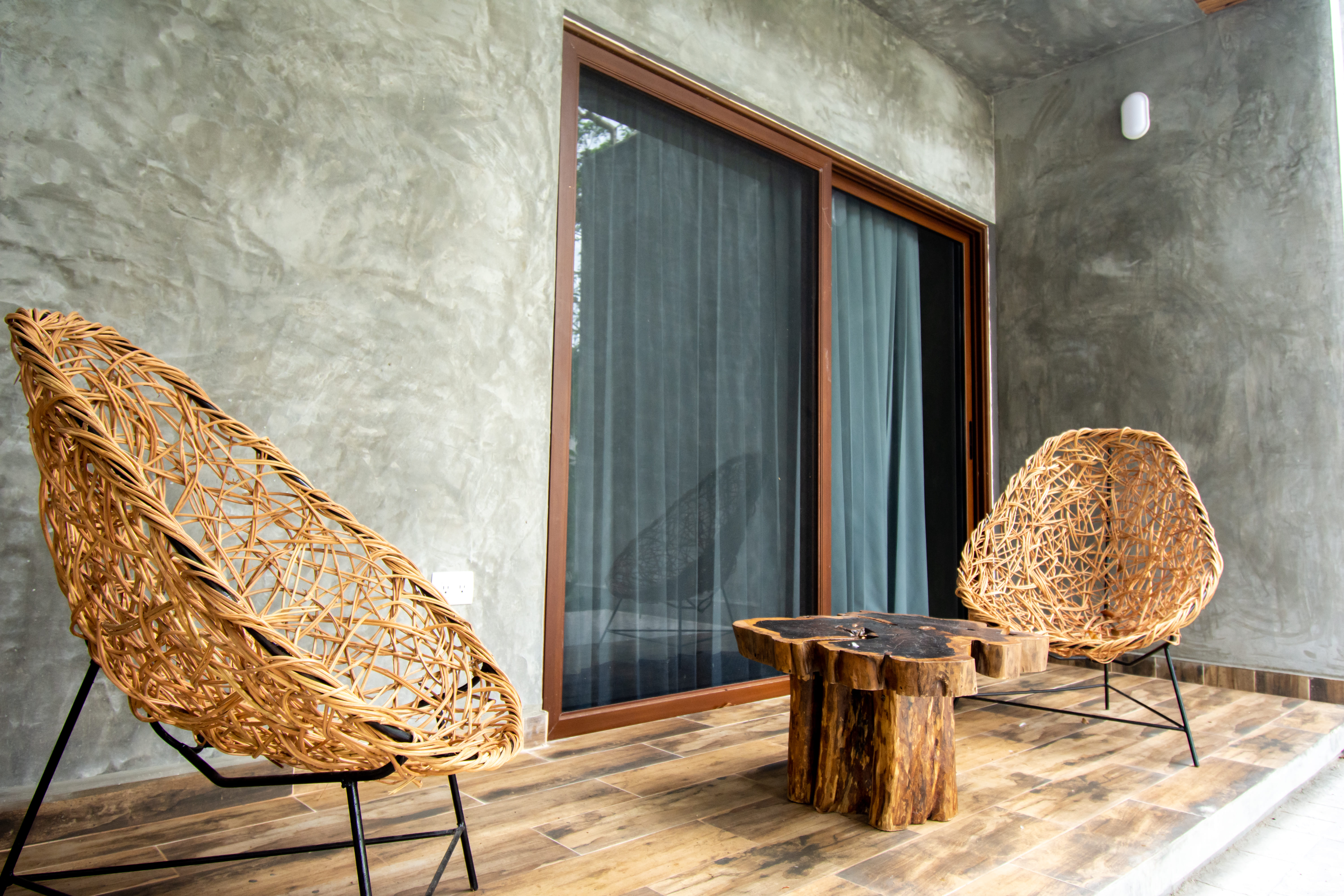 Quadruple Superior Pool View