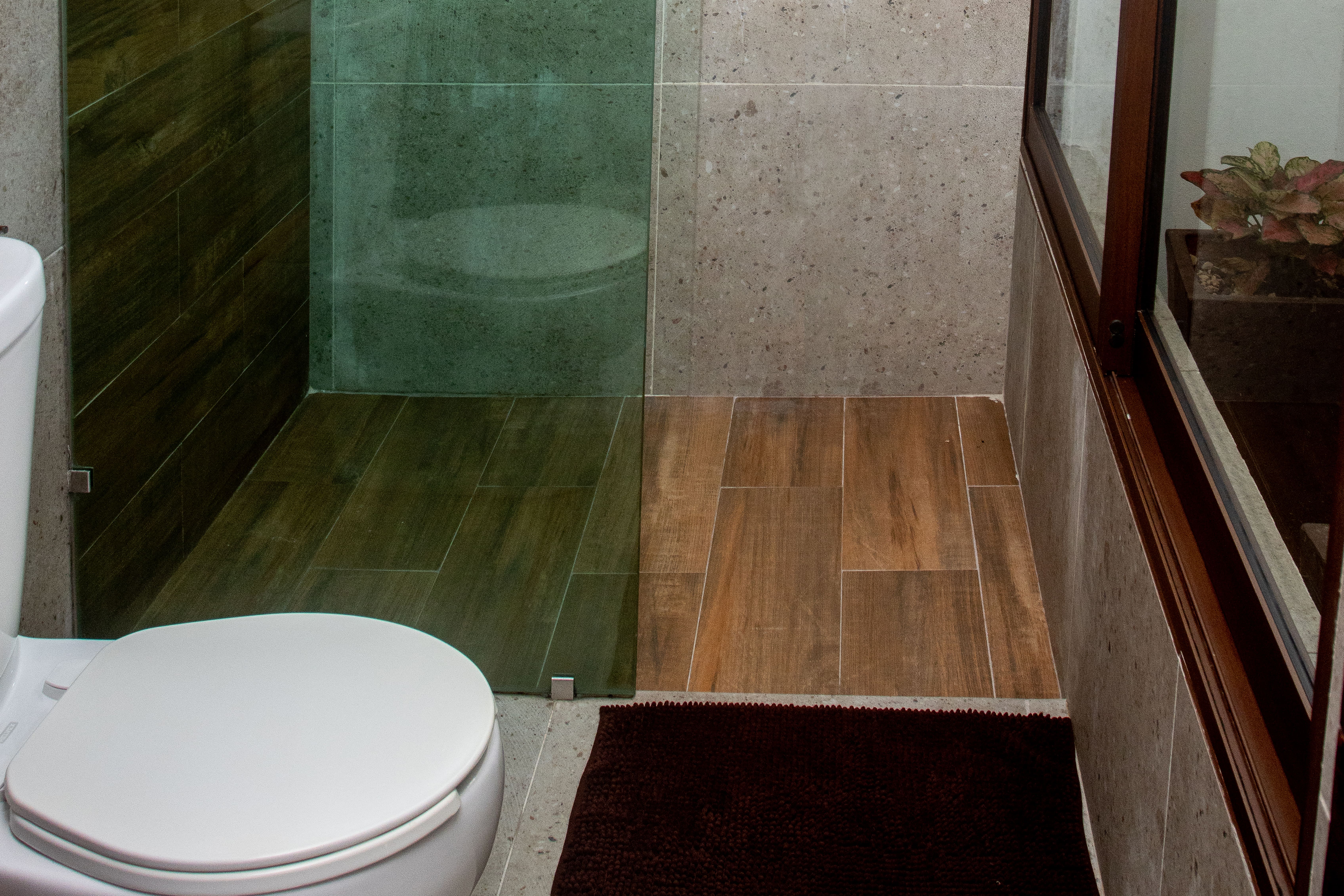 Double Pool View King Bed