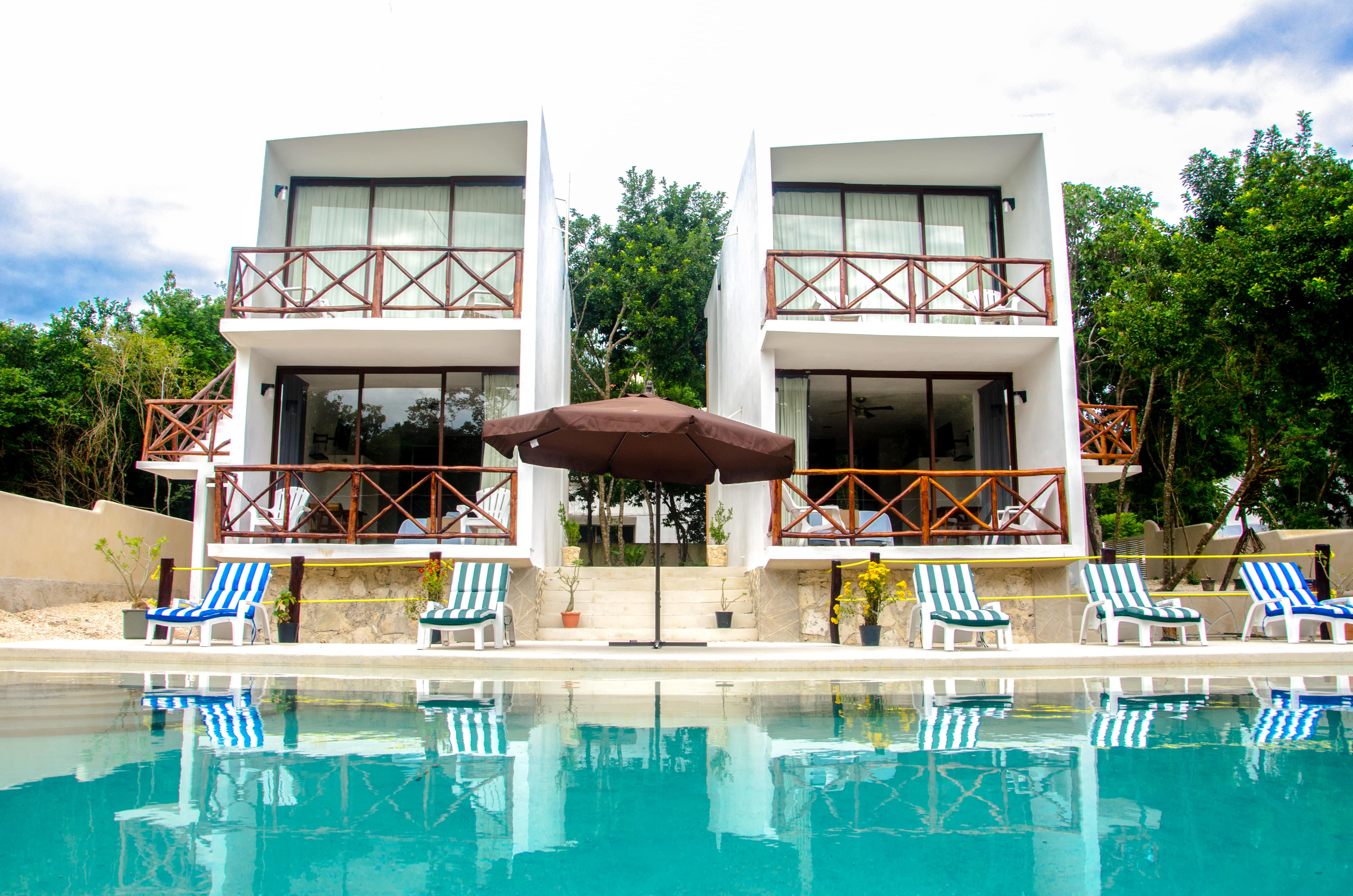 Double Pool View King Bed