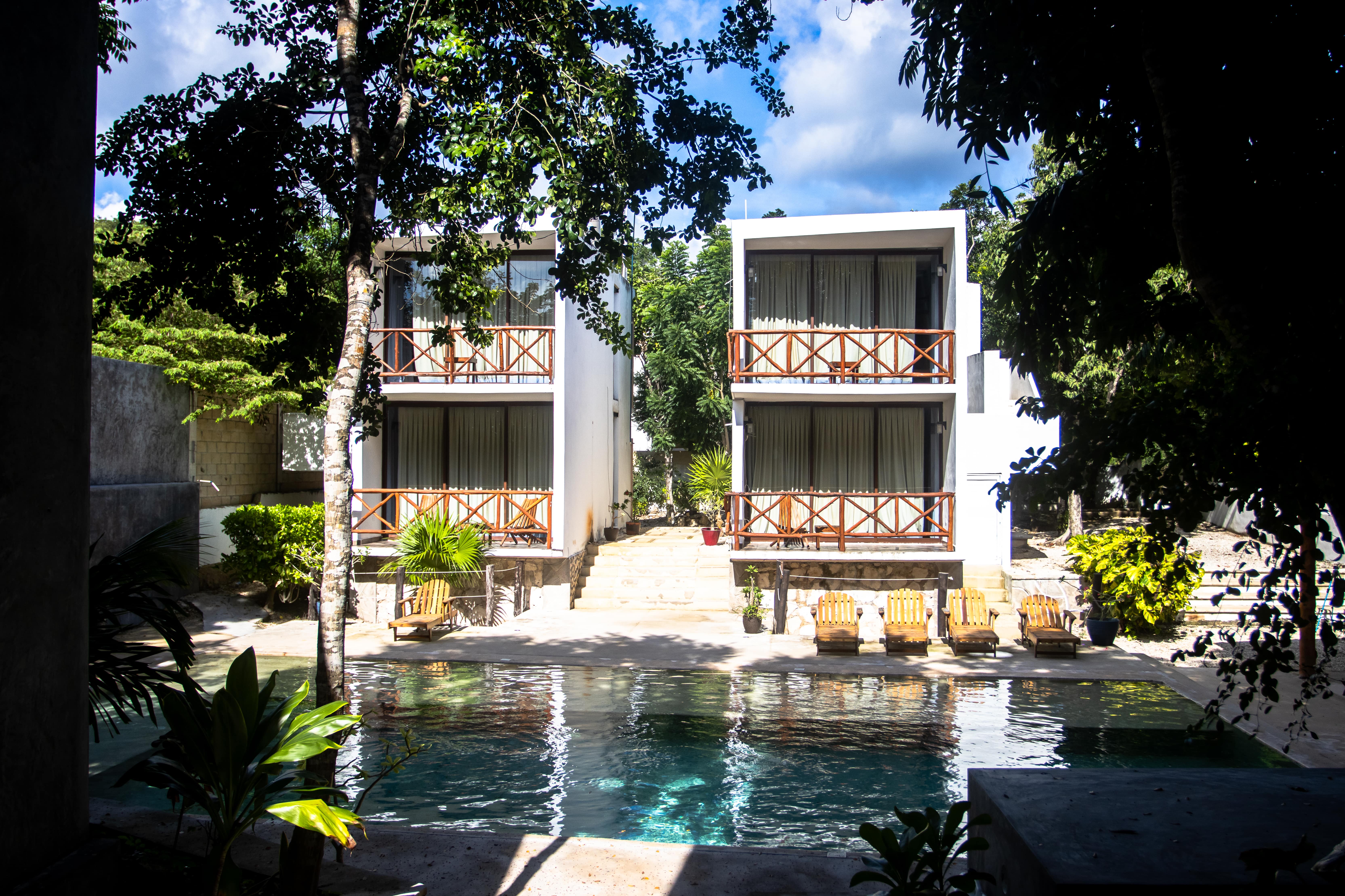 Double Pool View King Bed