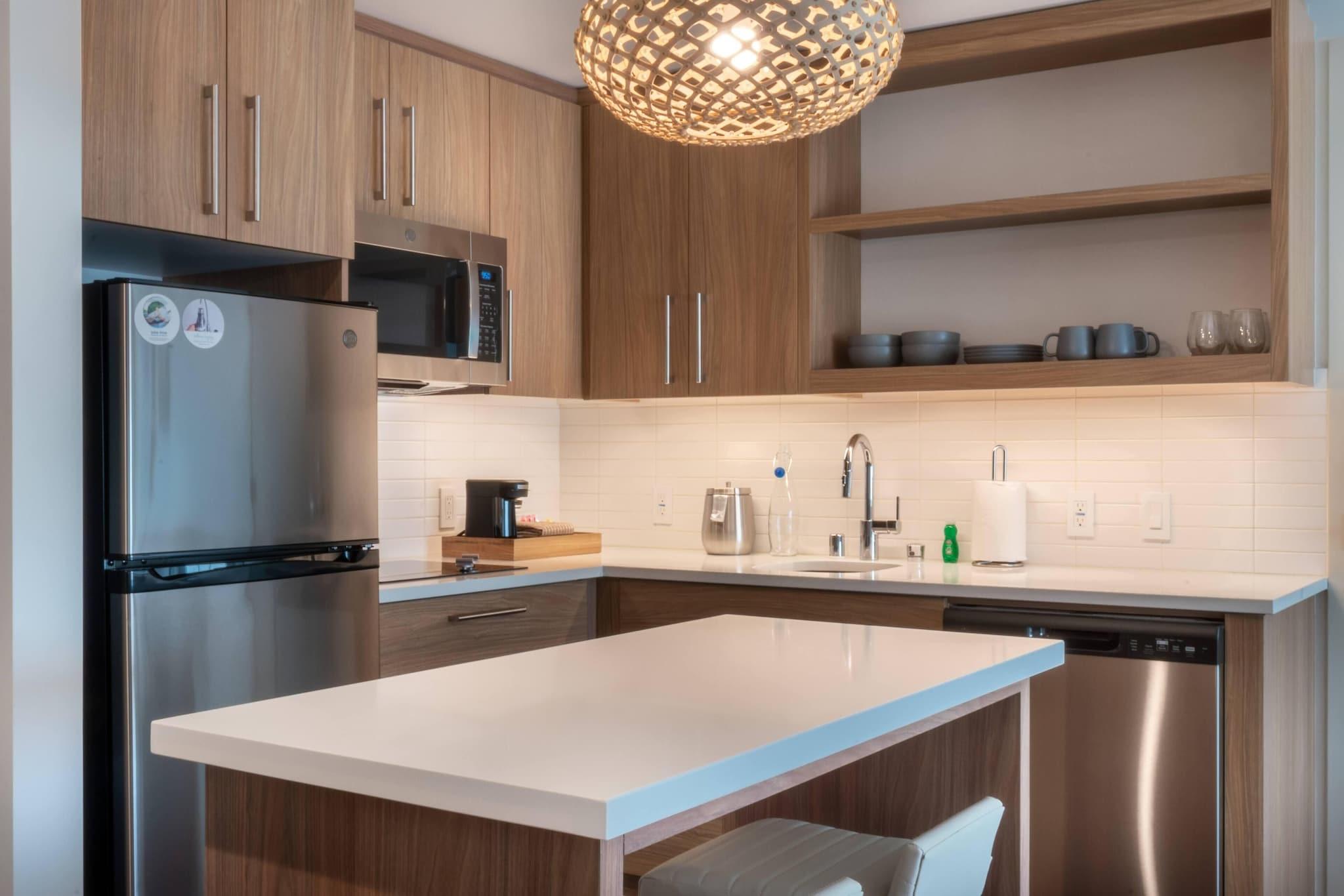 Suite Accessible King Size Bed