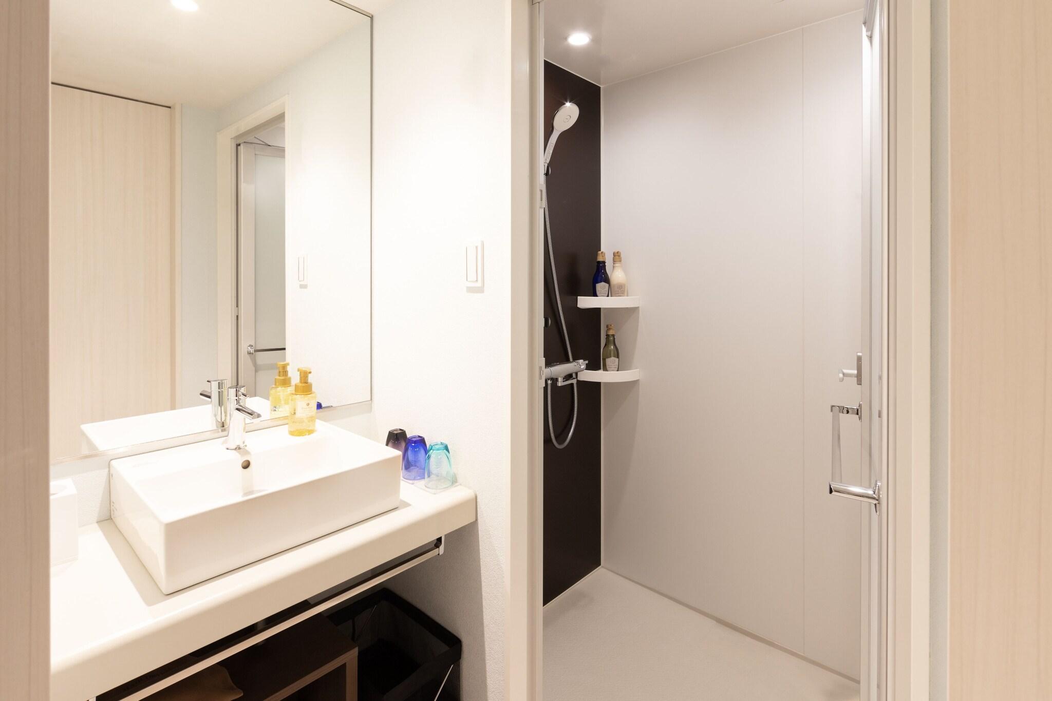 Room Connecting Room