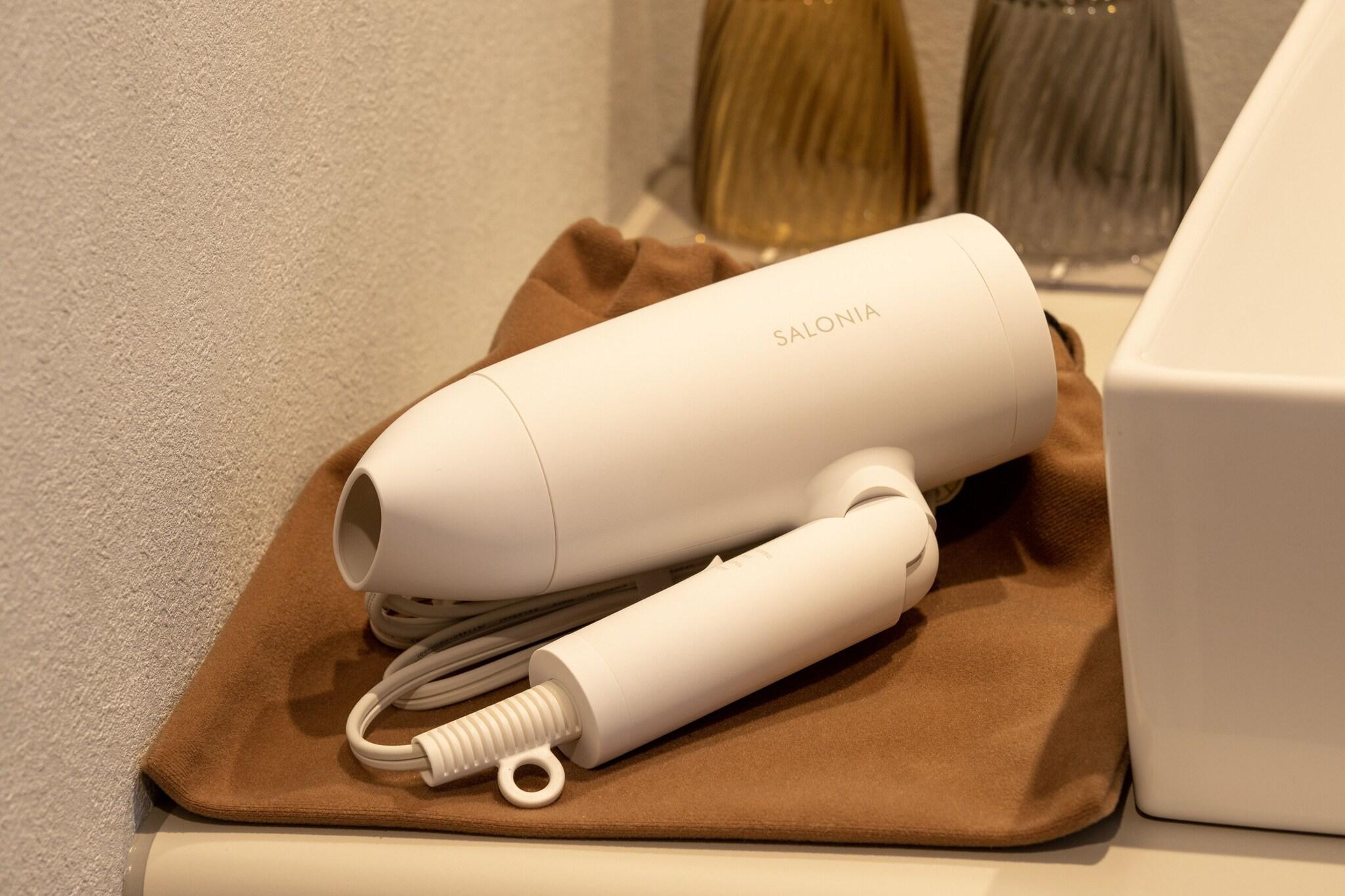 Room Connecting Room