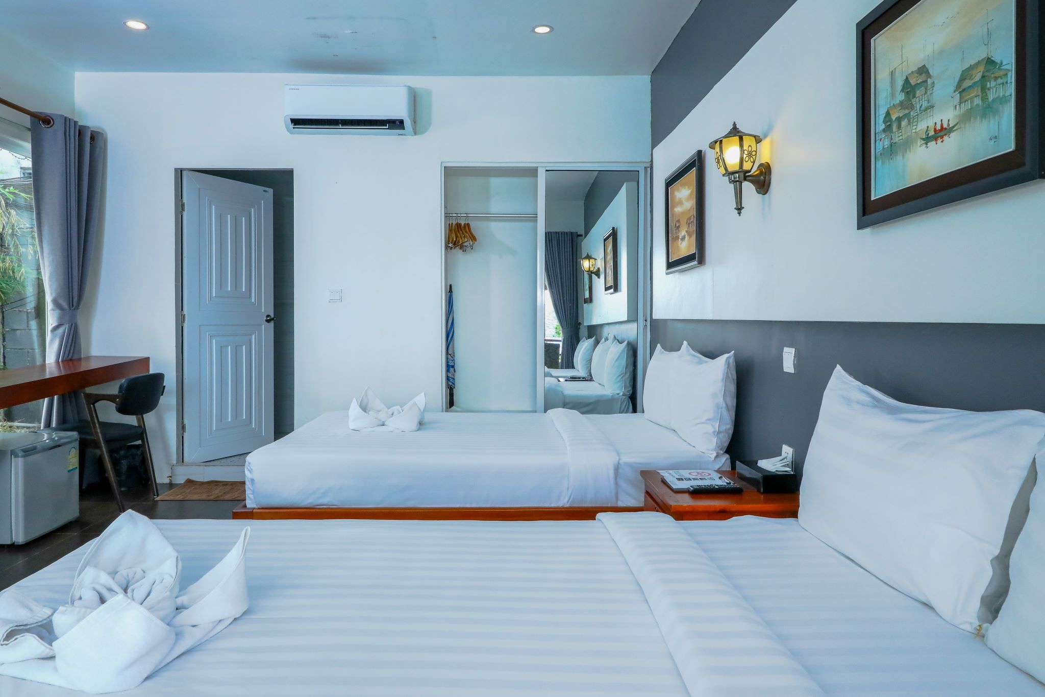 Twin Deluxe Pool View