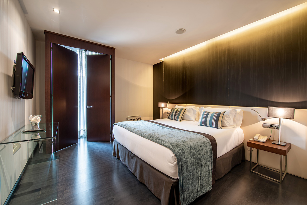 Double or Twin Standard