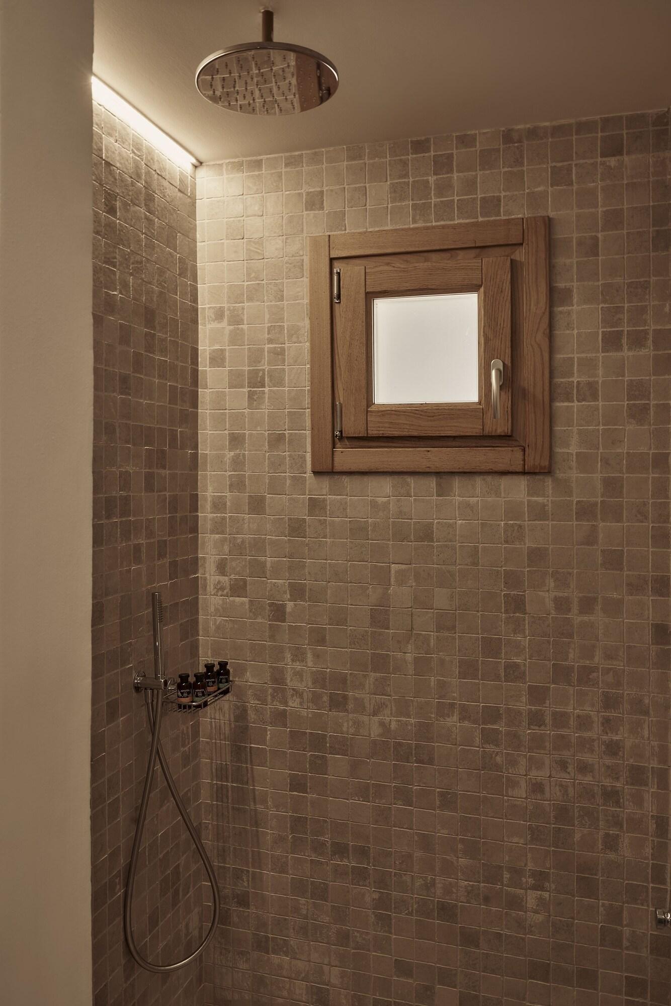 Double Deluxe King Bed