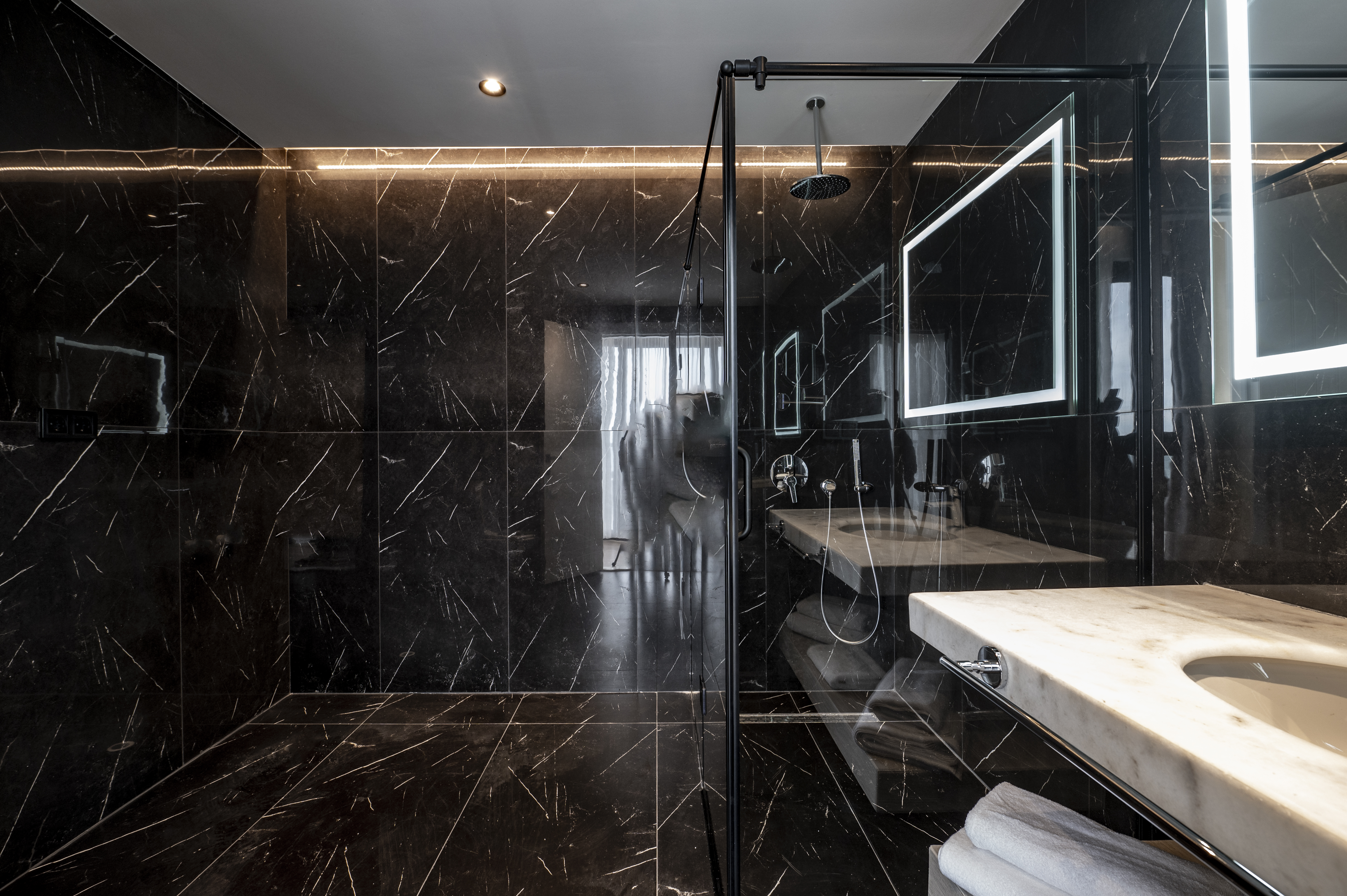 Family Room Deluxe Two Double Beds