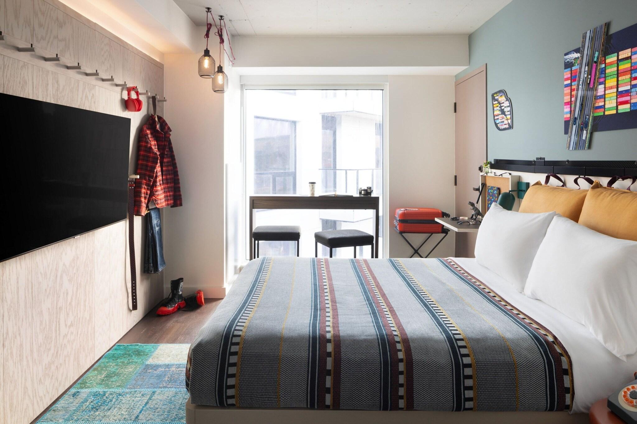 Studio Queen Size Bed