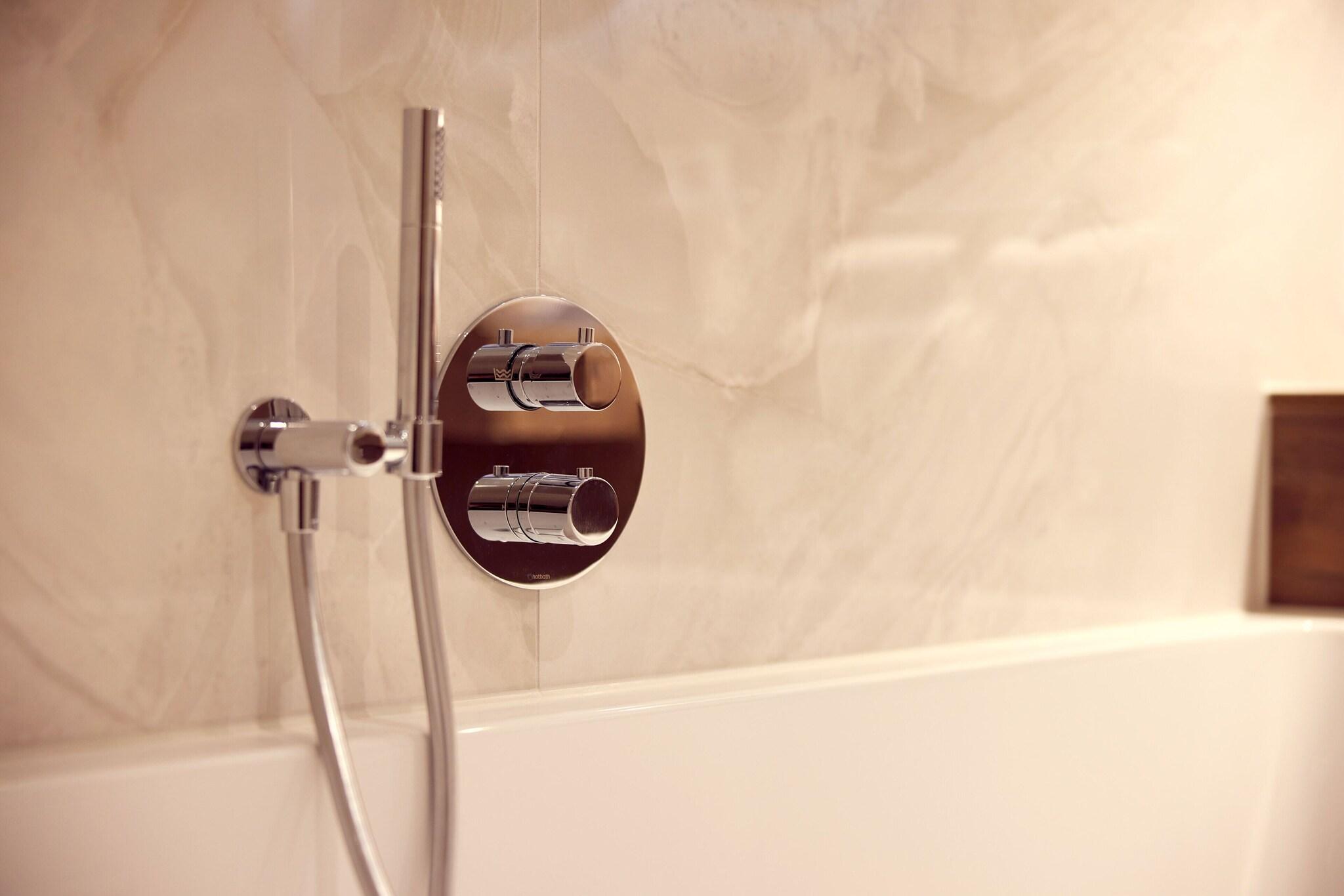 Double Deluxe King Bed