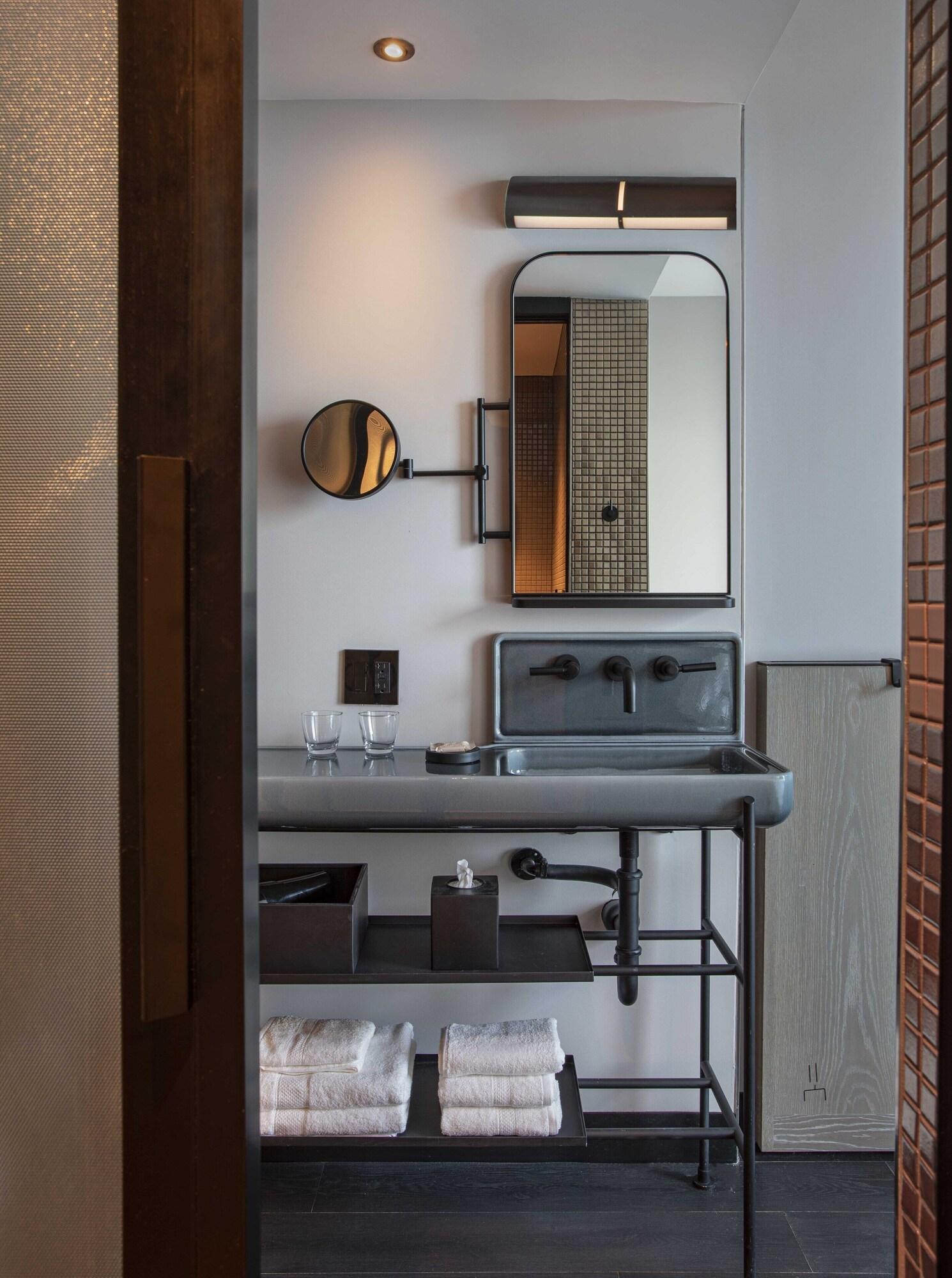 Double Accessible King Size Bed