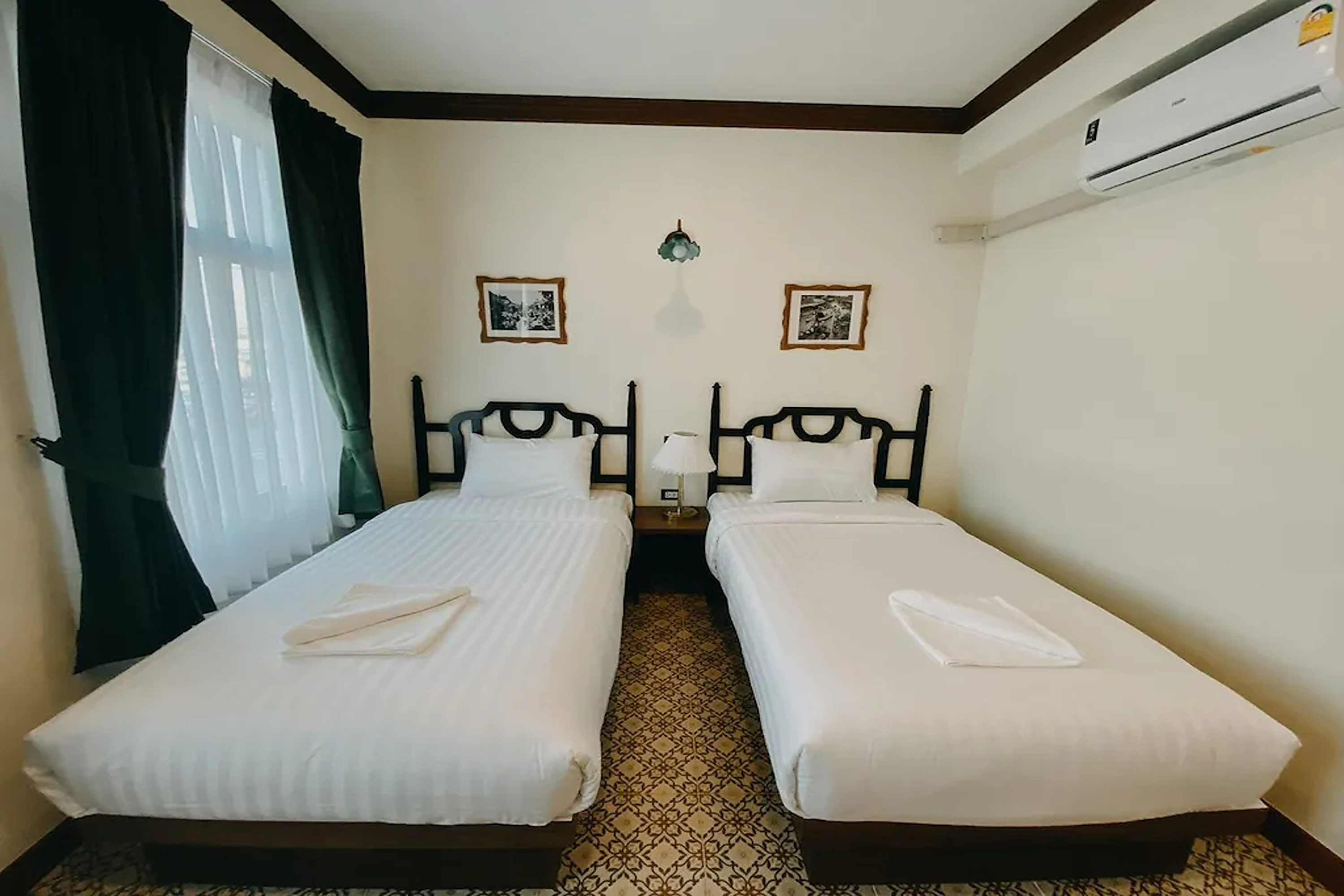 Twin Deluxe Garden View