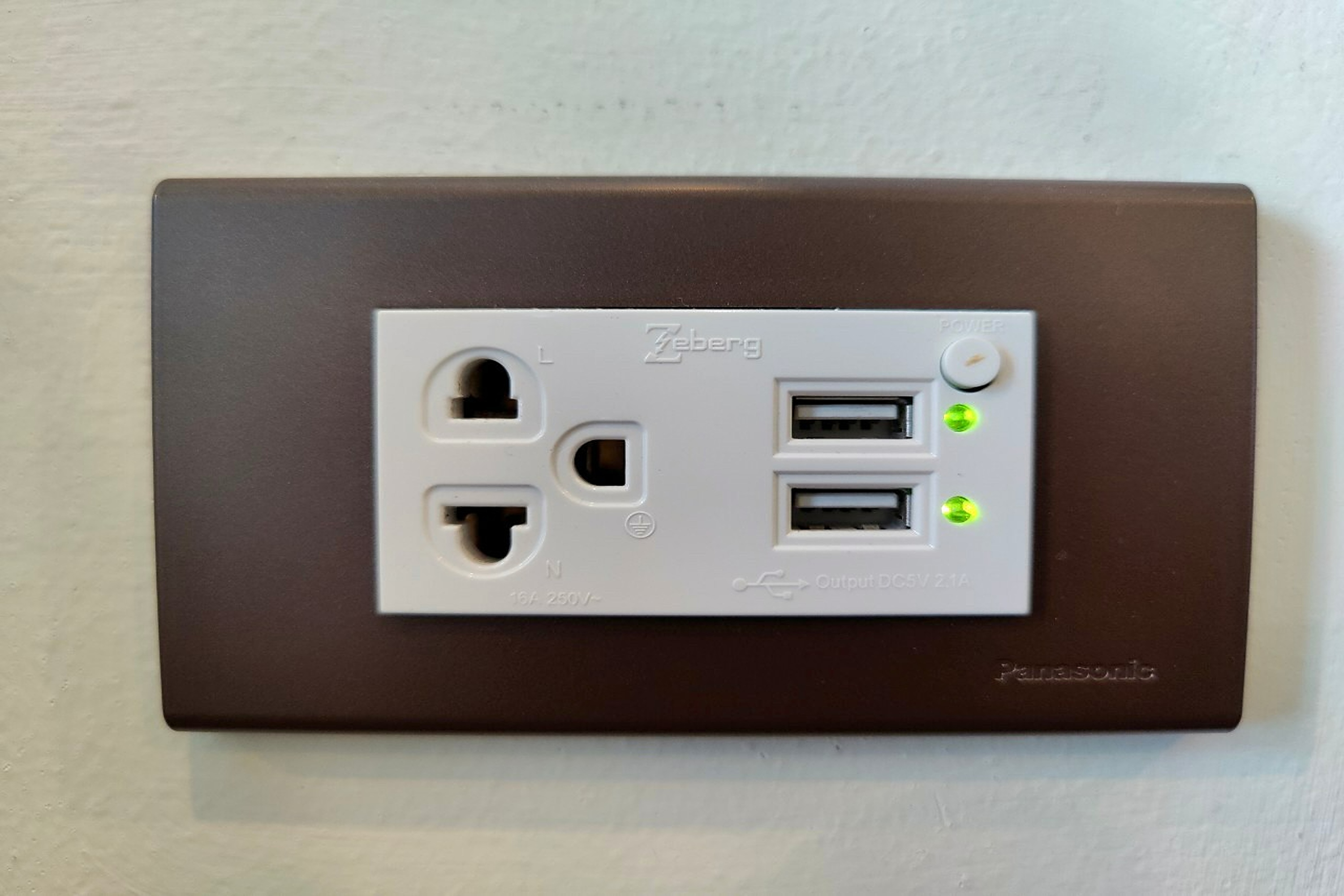 Double Deluxe City View King Bed