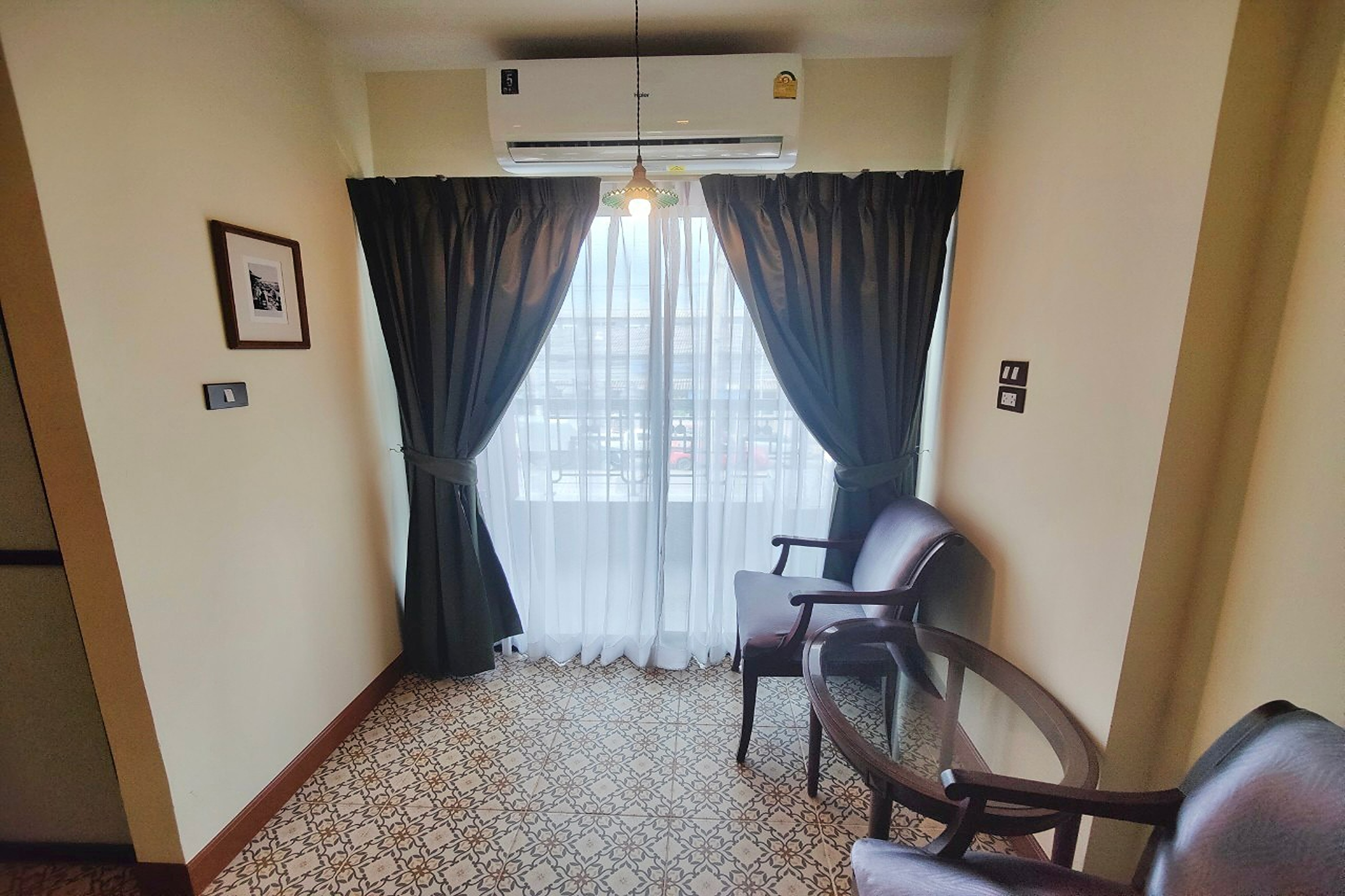 Double Deluxe City View King Bed