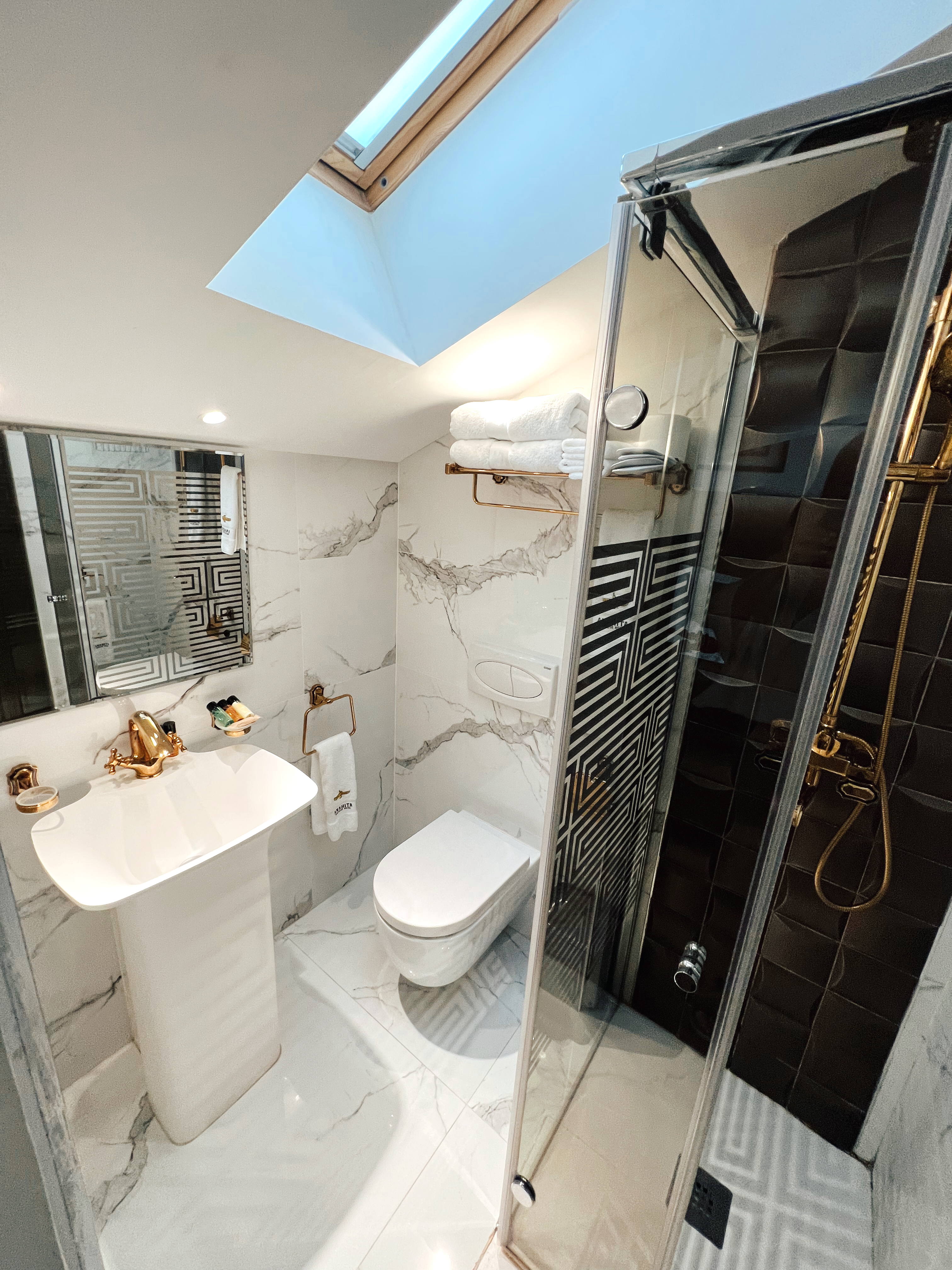 Suite King Bed with Jacuzzi