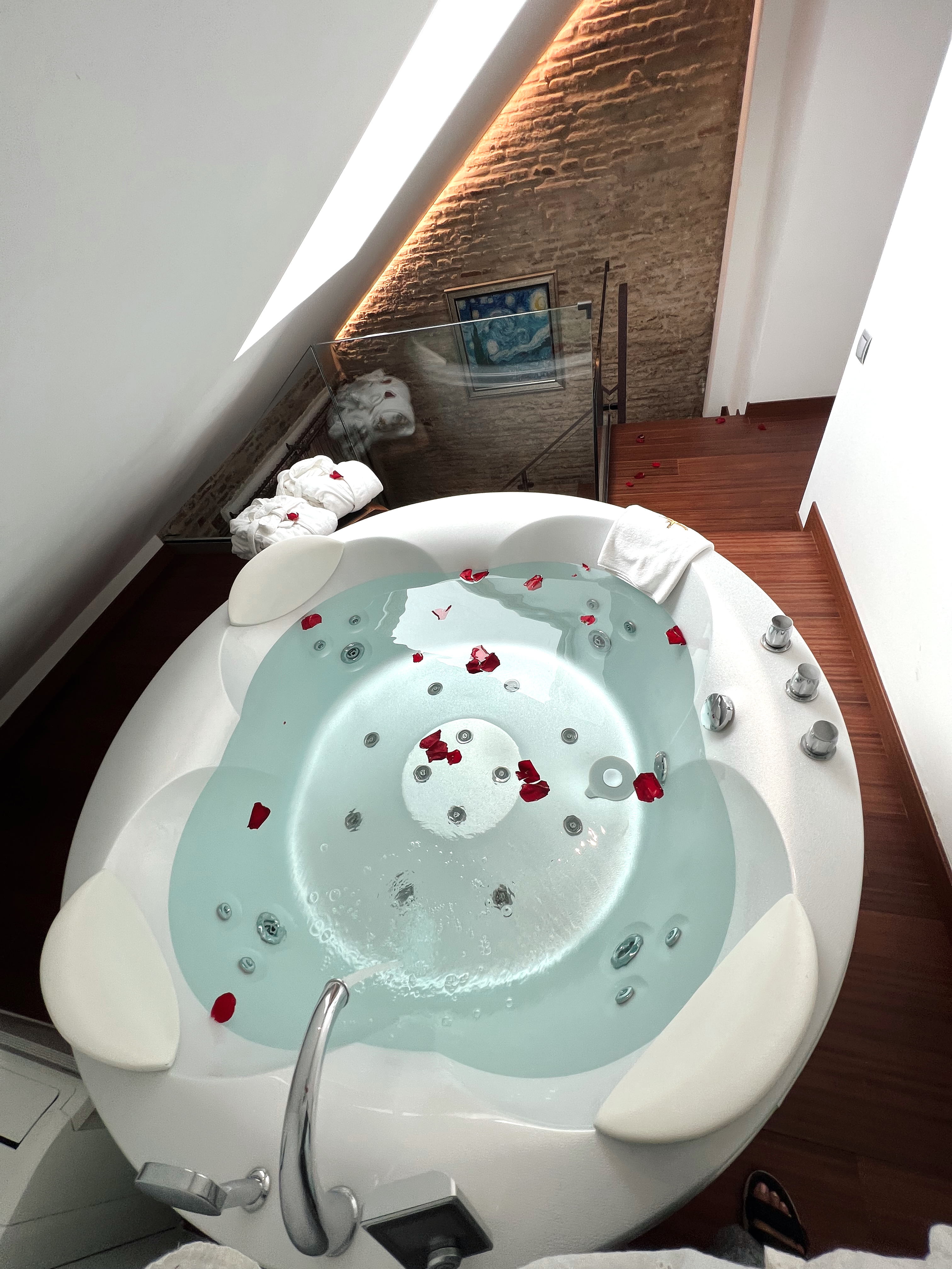 Suite King Bed with Jacuzzi