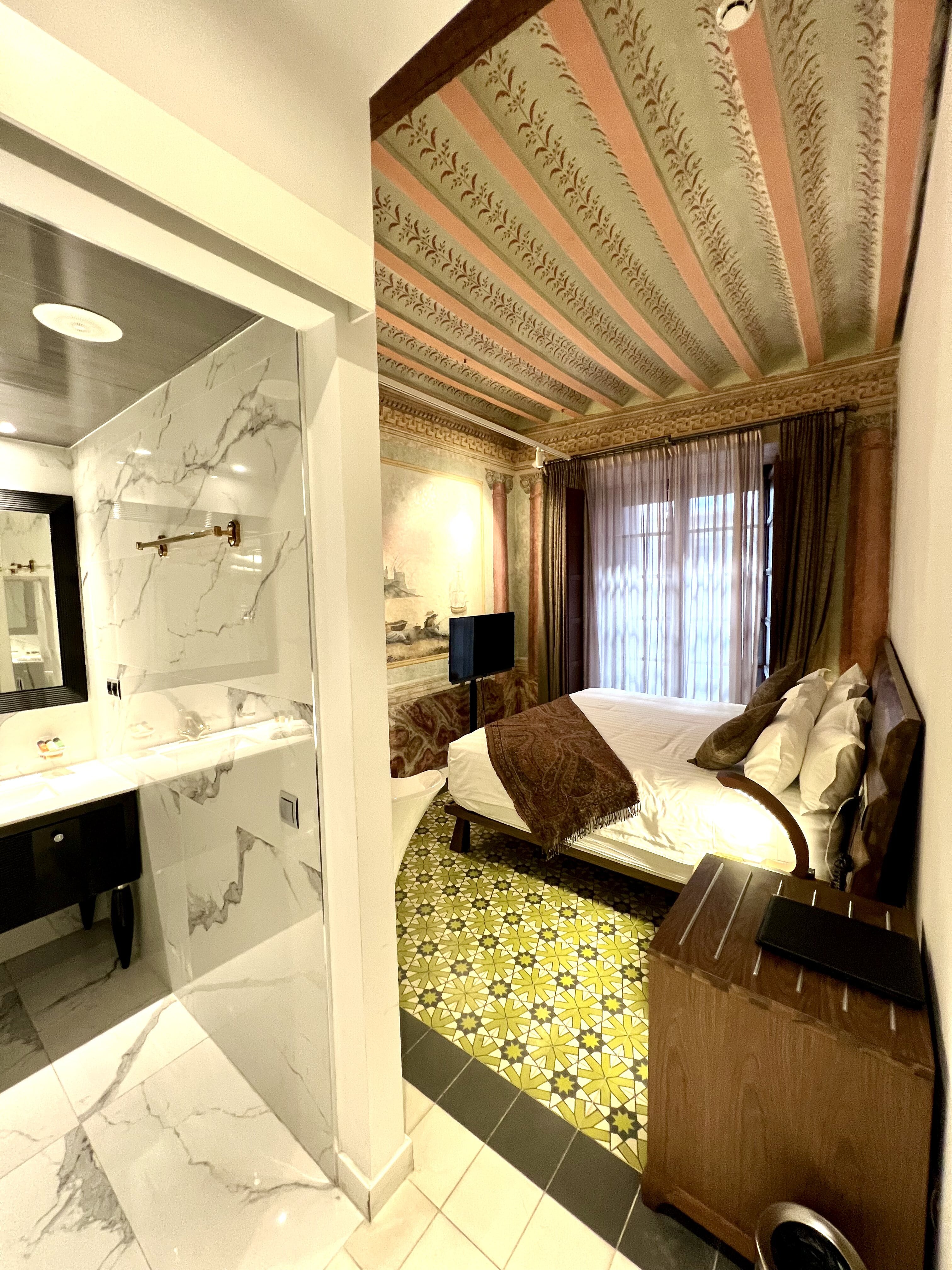 Double One Bedroom One Bathroom