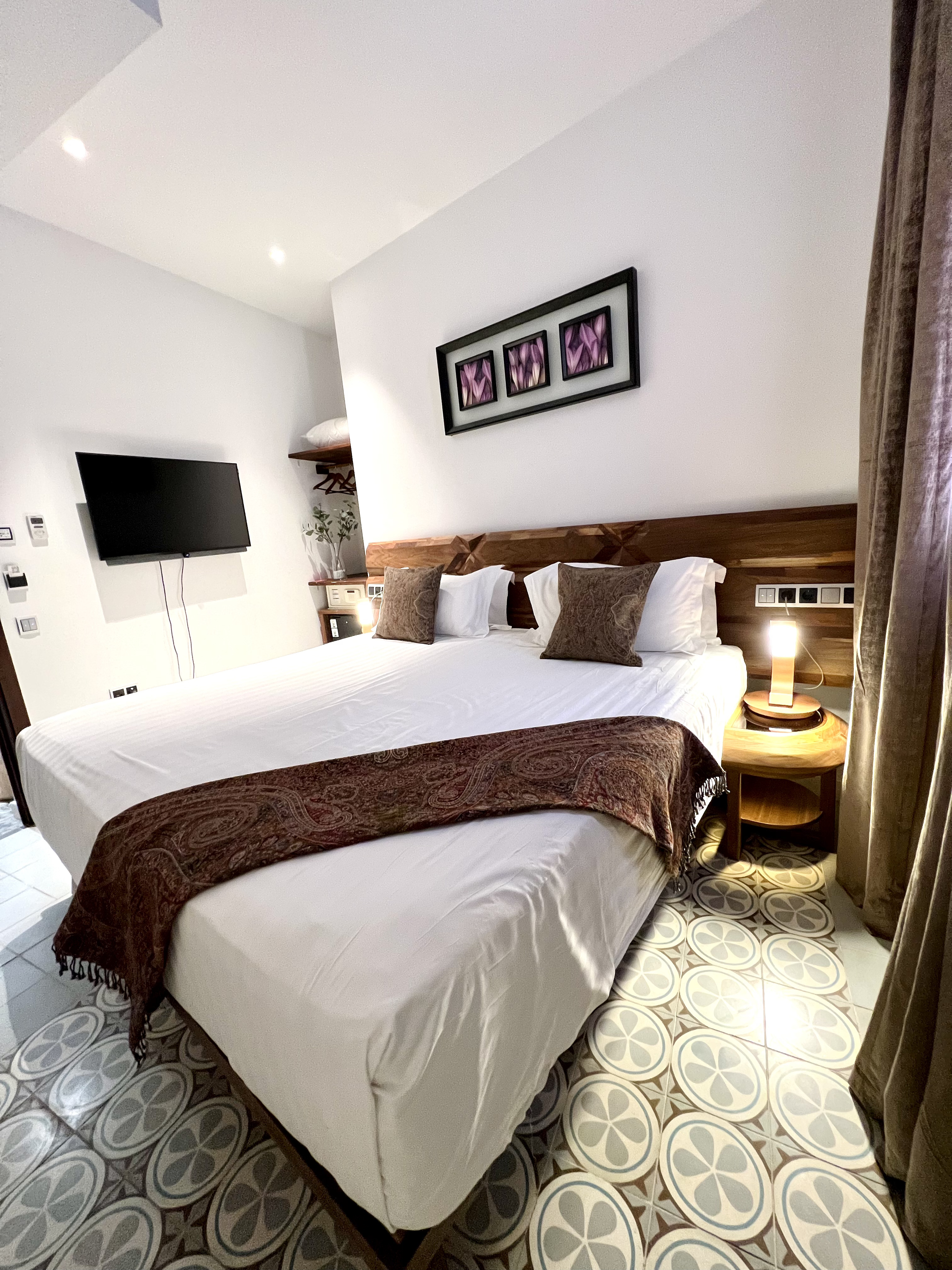 Double Classic King Bed