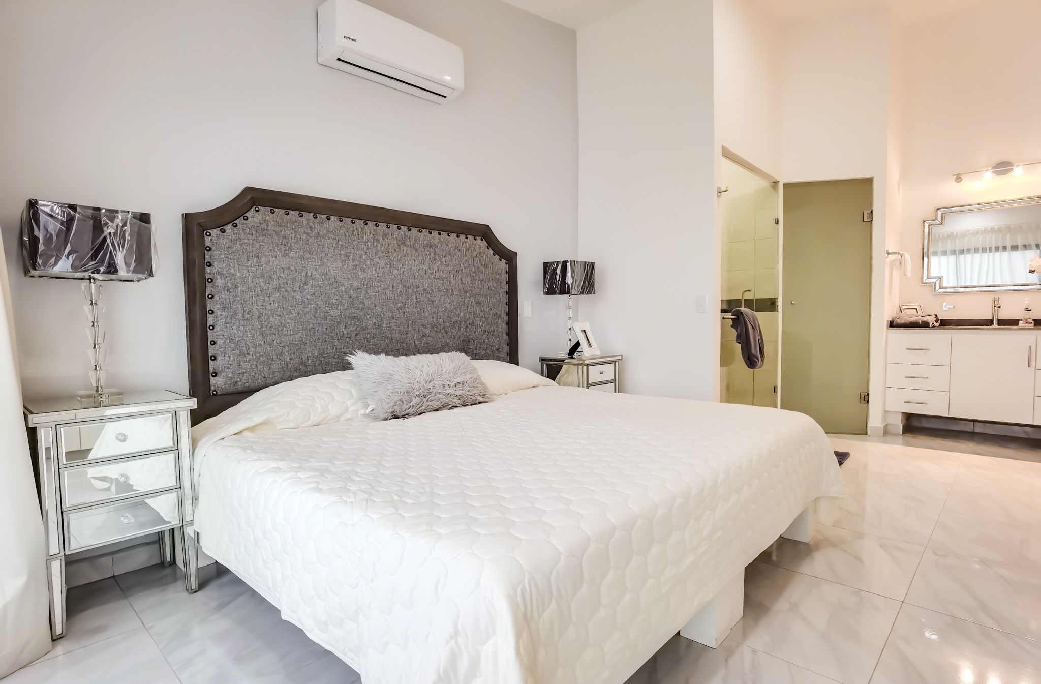 Apartment Three Bedrooms with Views