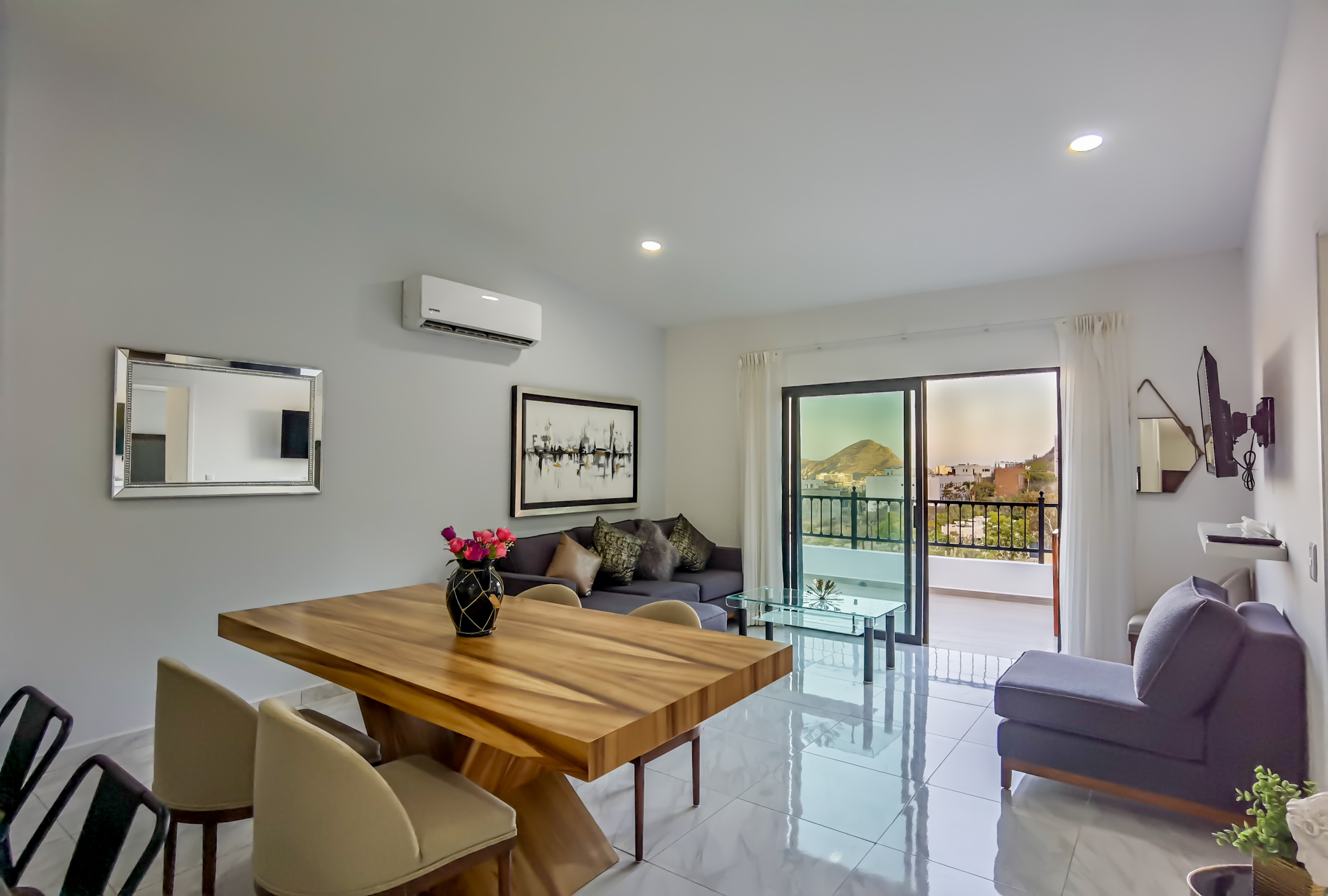 Apartment Three Bedrooms with Views