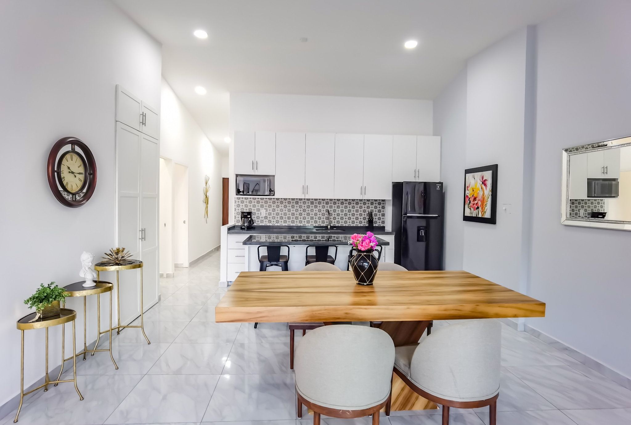 Apartment Three Bedrooms with Views