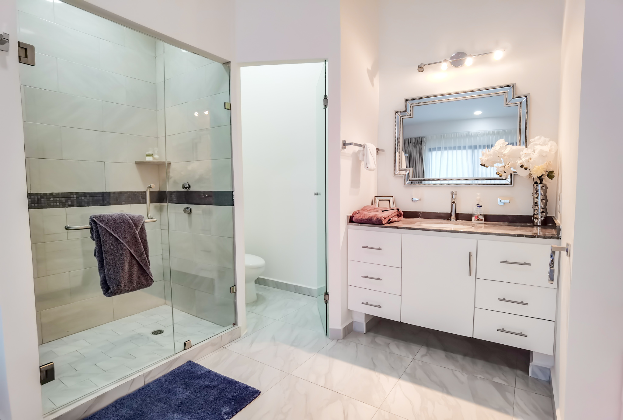 Apartment Three Bedrooms with Views