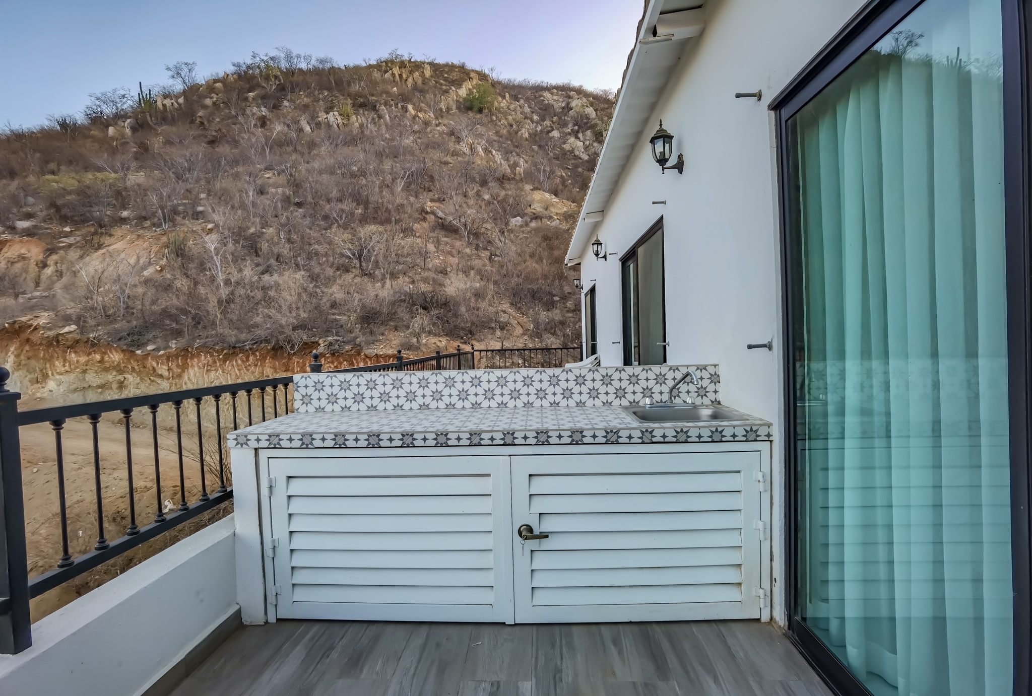 Apartment Three Bedrooms with Views