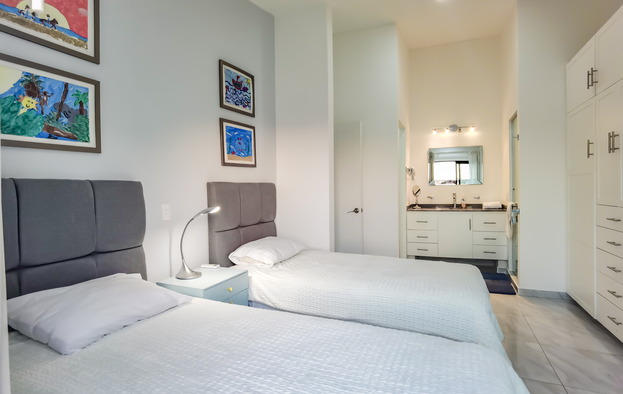 Apartment Three Bedrooms with Views