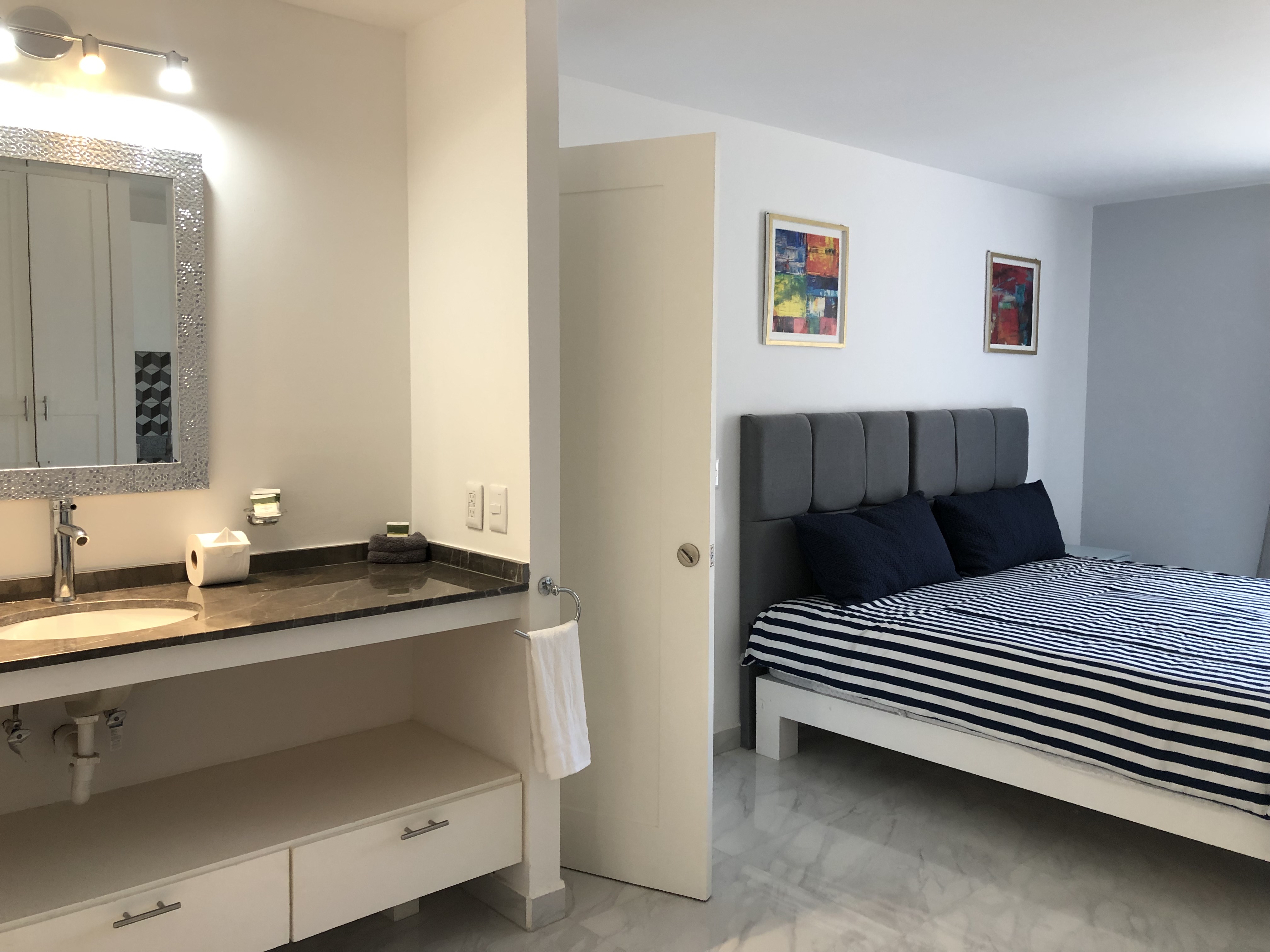 Suite Deluxe King Bed