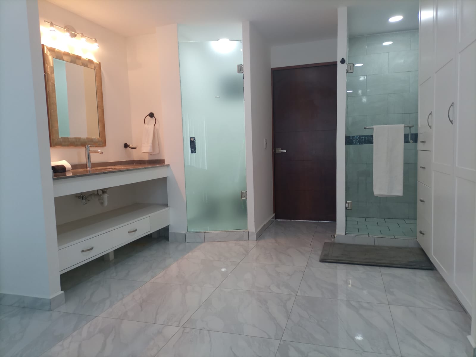 Apartment Deluxe Two Bedroom